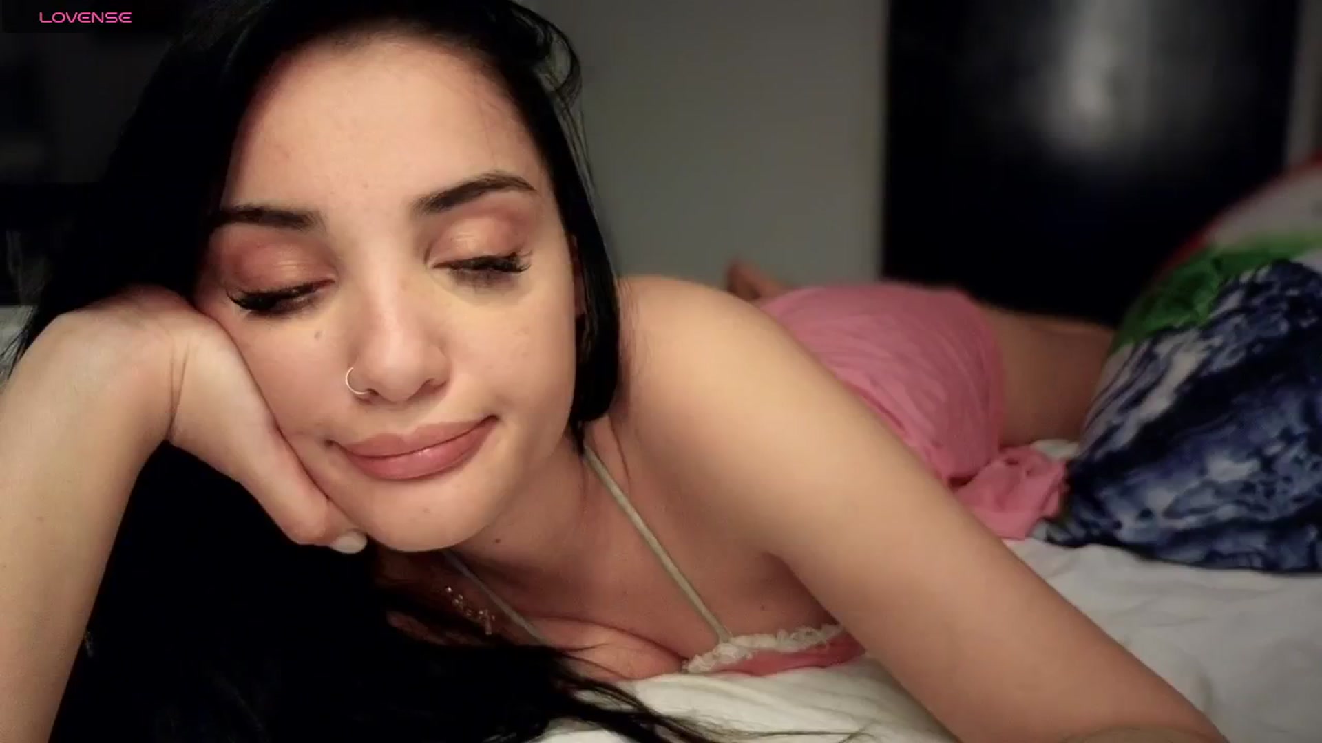 Gallery image thumbnail from loraine_doll's myfreecams stream on, 04/14/2025, 20:39 image 7 of 20