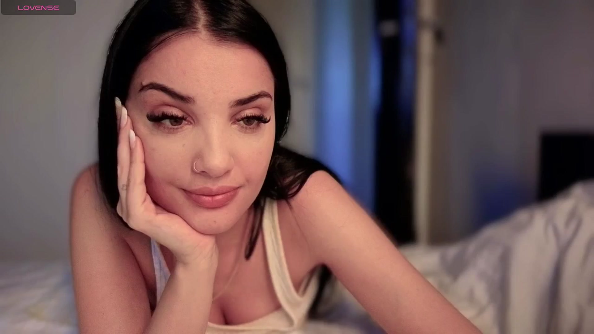Gallery image thumbnail from loraine_doll's myfreecams stream on, 05/02/2025, 16:59 image 8 of 20