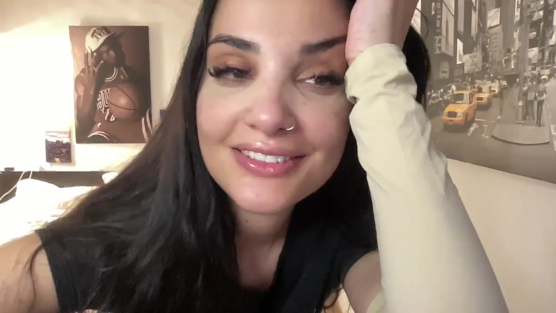 Gallery image thumbnail from loraine_doll's myfreecams stream on, 05/13/2025, 18:06 image 9 of 20