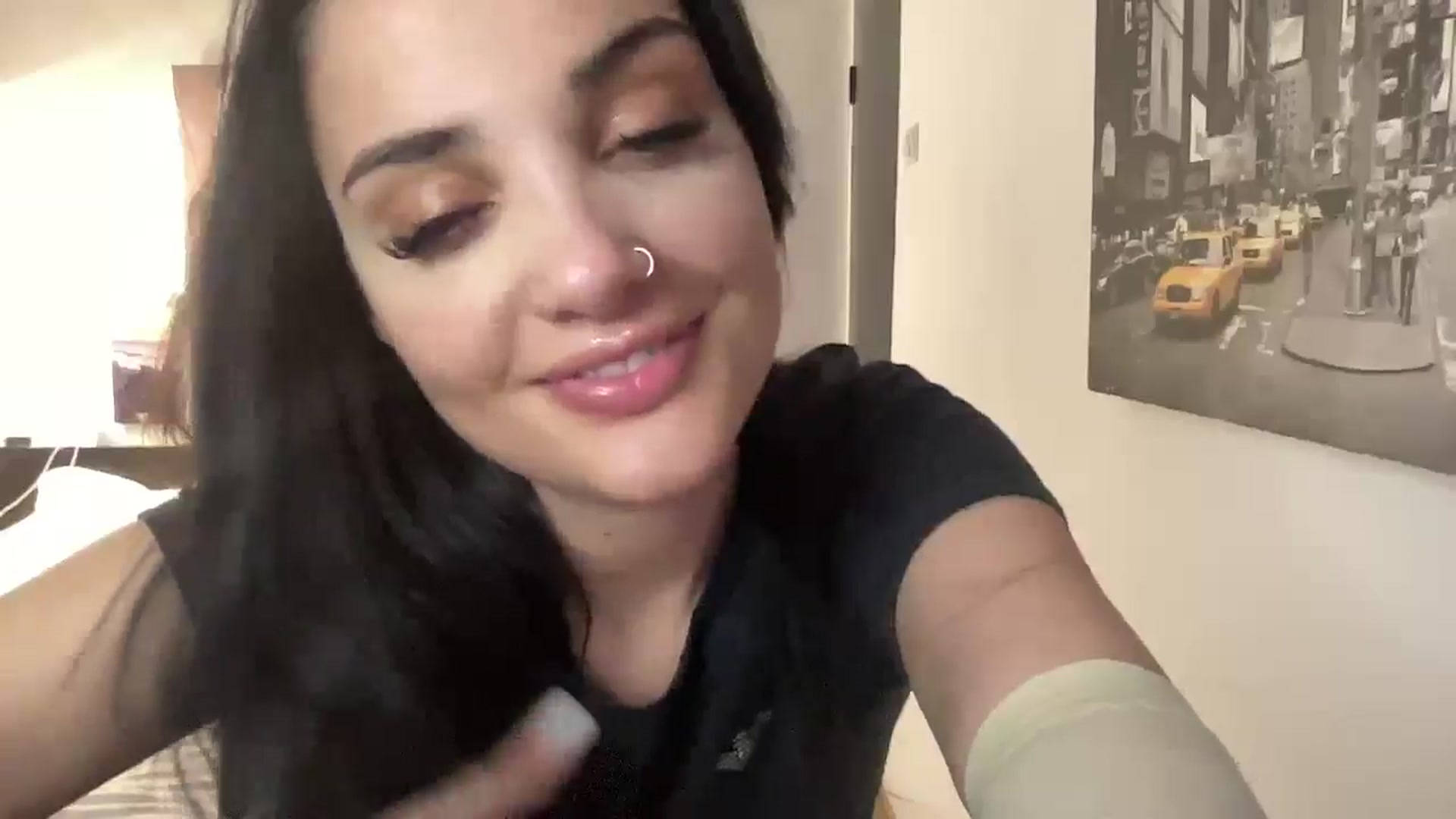 Gallery image thumbnail from loraine_doll's myfreecams stream on, 05/13/2025, 18:06 image 11 of 20