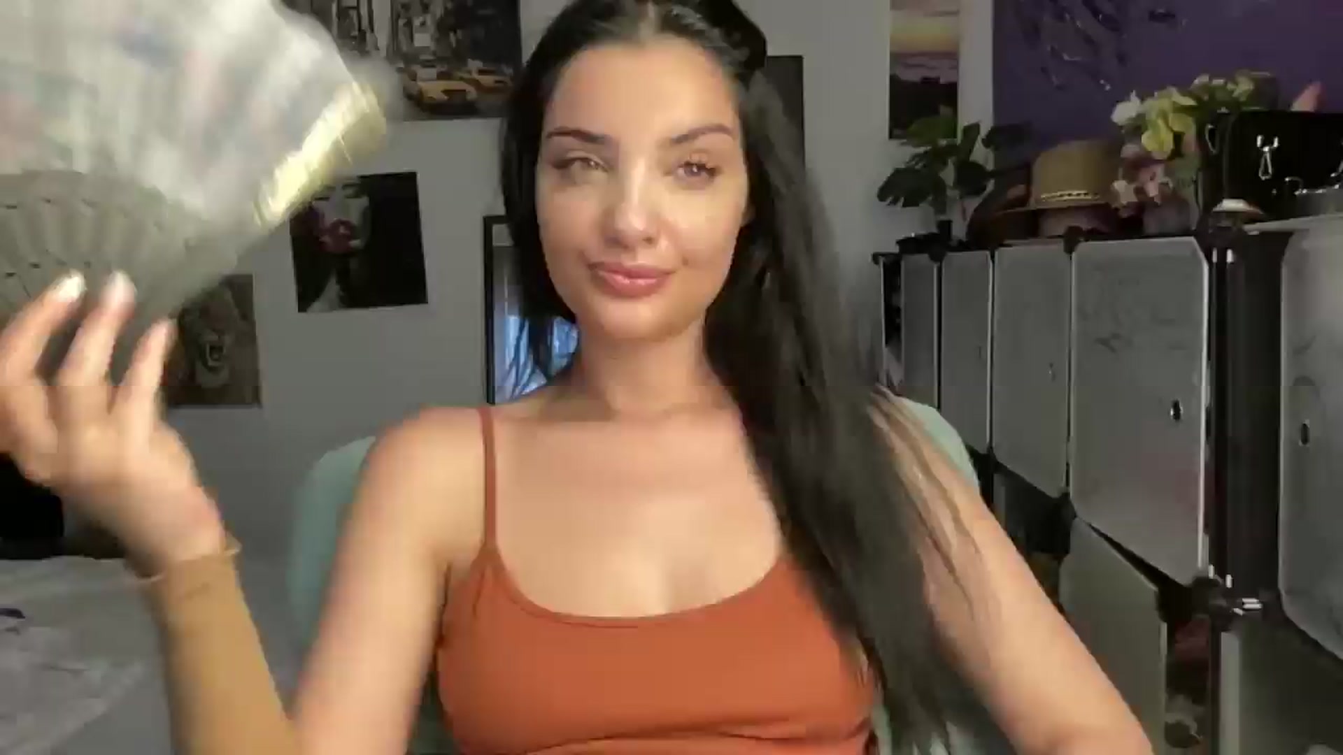 Gallery image thumbnail from loraine_doll's myfreecams stream on, 06/06/2025, 17:28 image 3 of 20