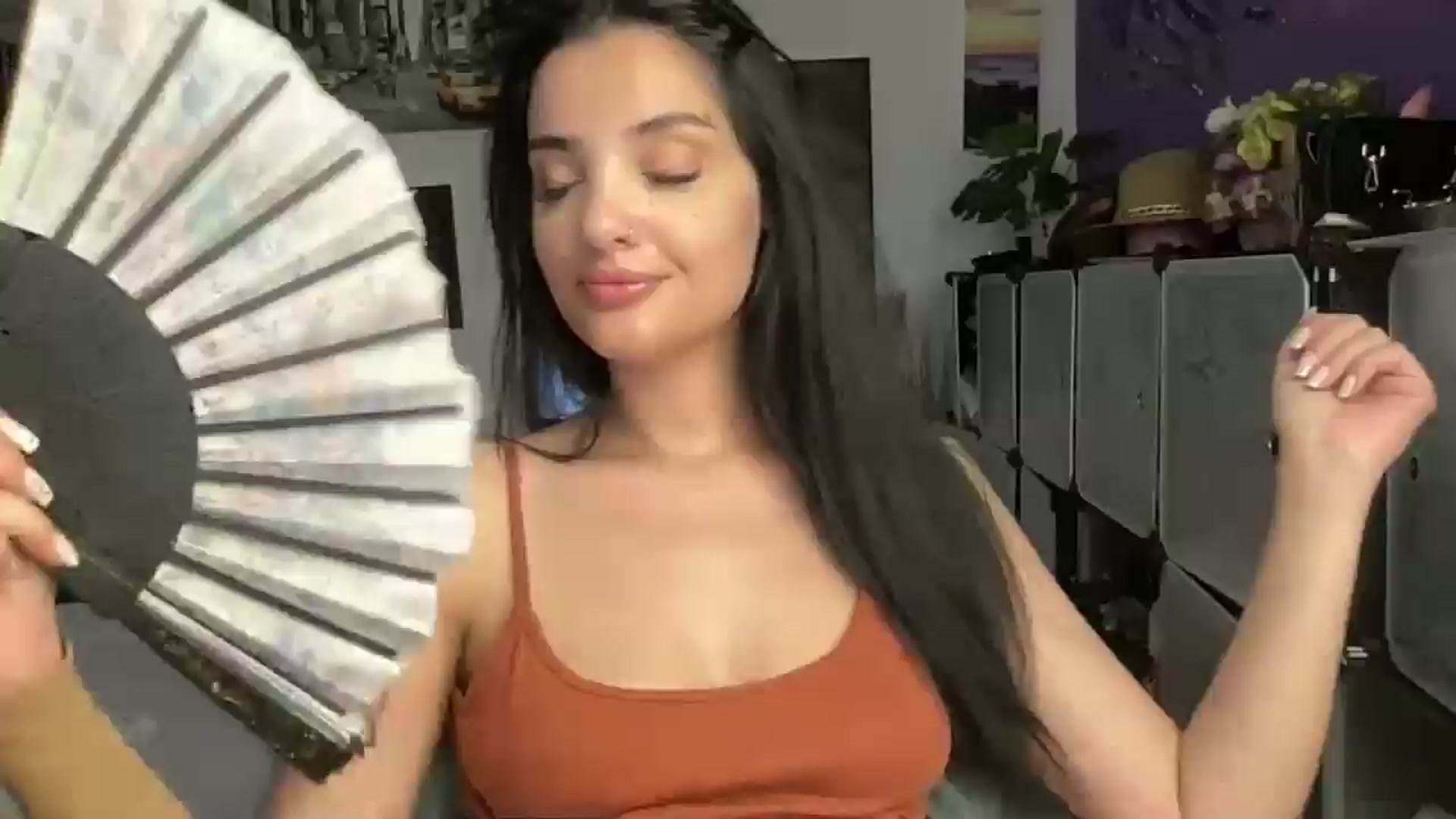 Gallery image thumbnail from loraine_doll's myfreecams stream on, 06/06/2025, 17:28 image 5 of 20