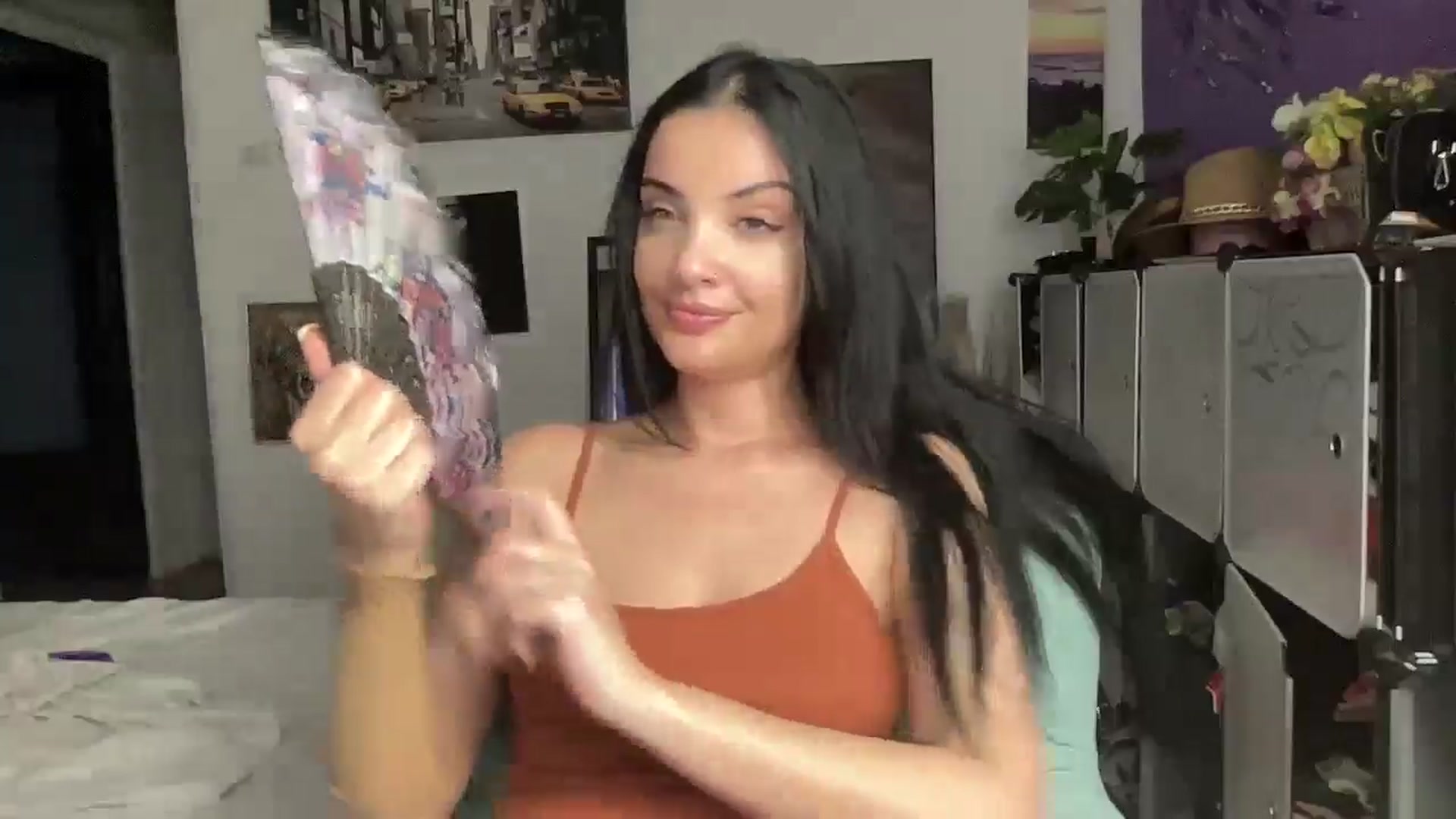 Gallery image thumbnail from loraine_doll's myfreecams stream on, 06/06/2025, 20:02 image 2 of 20