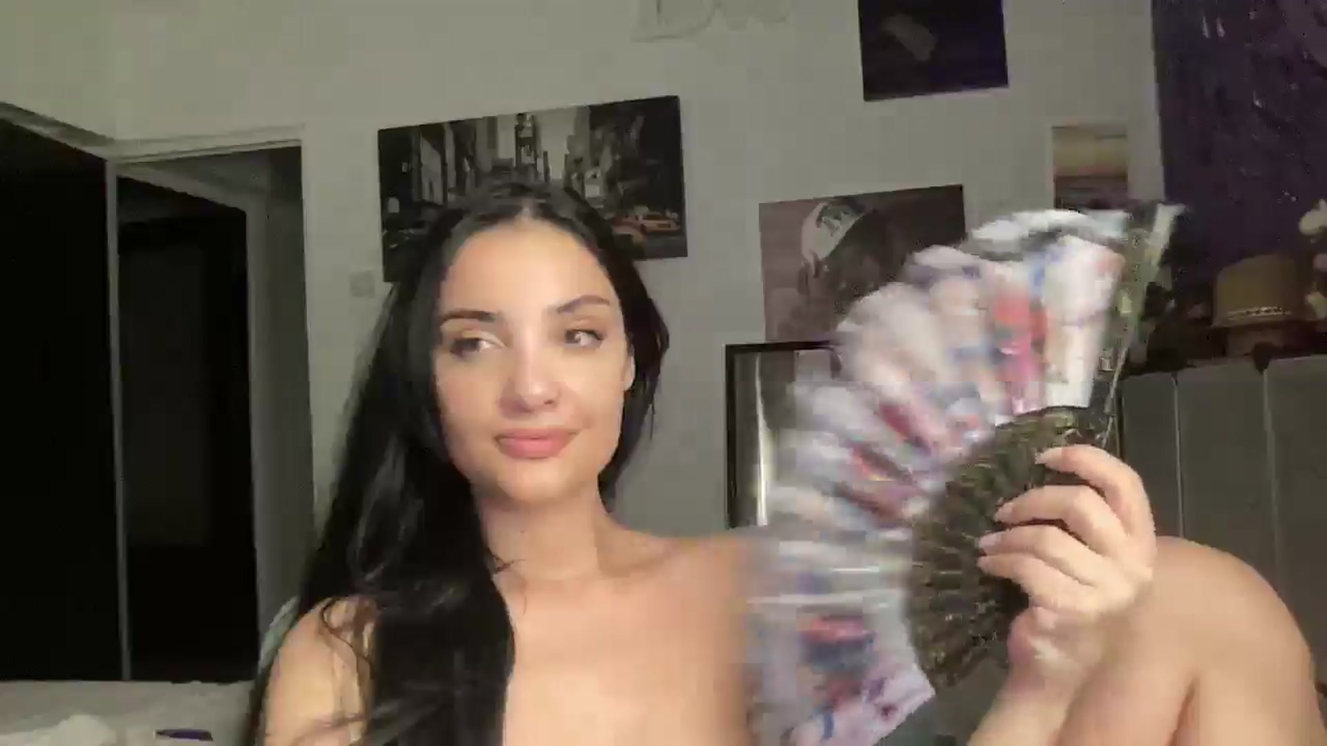 Gallery image thumbnail from loraine_doll's myfreecams stream on, 06/06/2025, 21:42 image 4 of 20