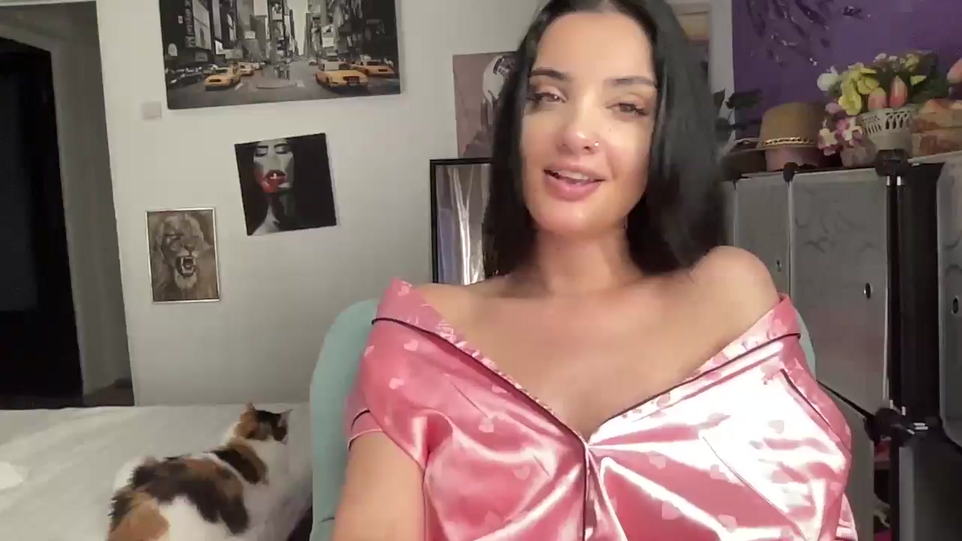 Gallery image thumbnail from loraine_doll's myfreecams stream on, 06/07/2025, 19:01 image 3 of 20