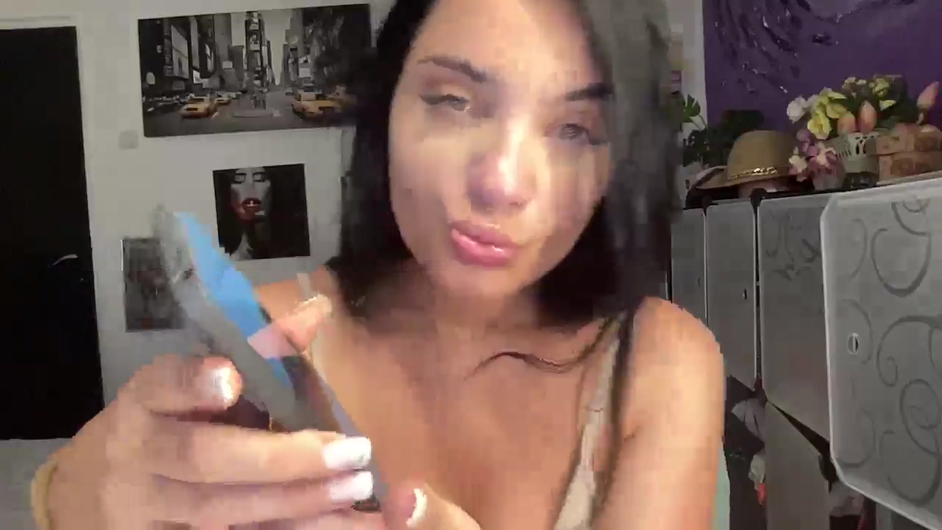 Gallery image thumbnail from loraine_doll's myfreecams stream on, 06/10/2025, 17:35 image 11 of 20
