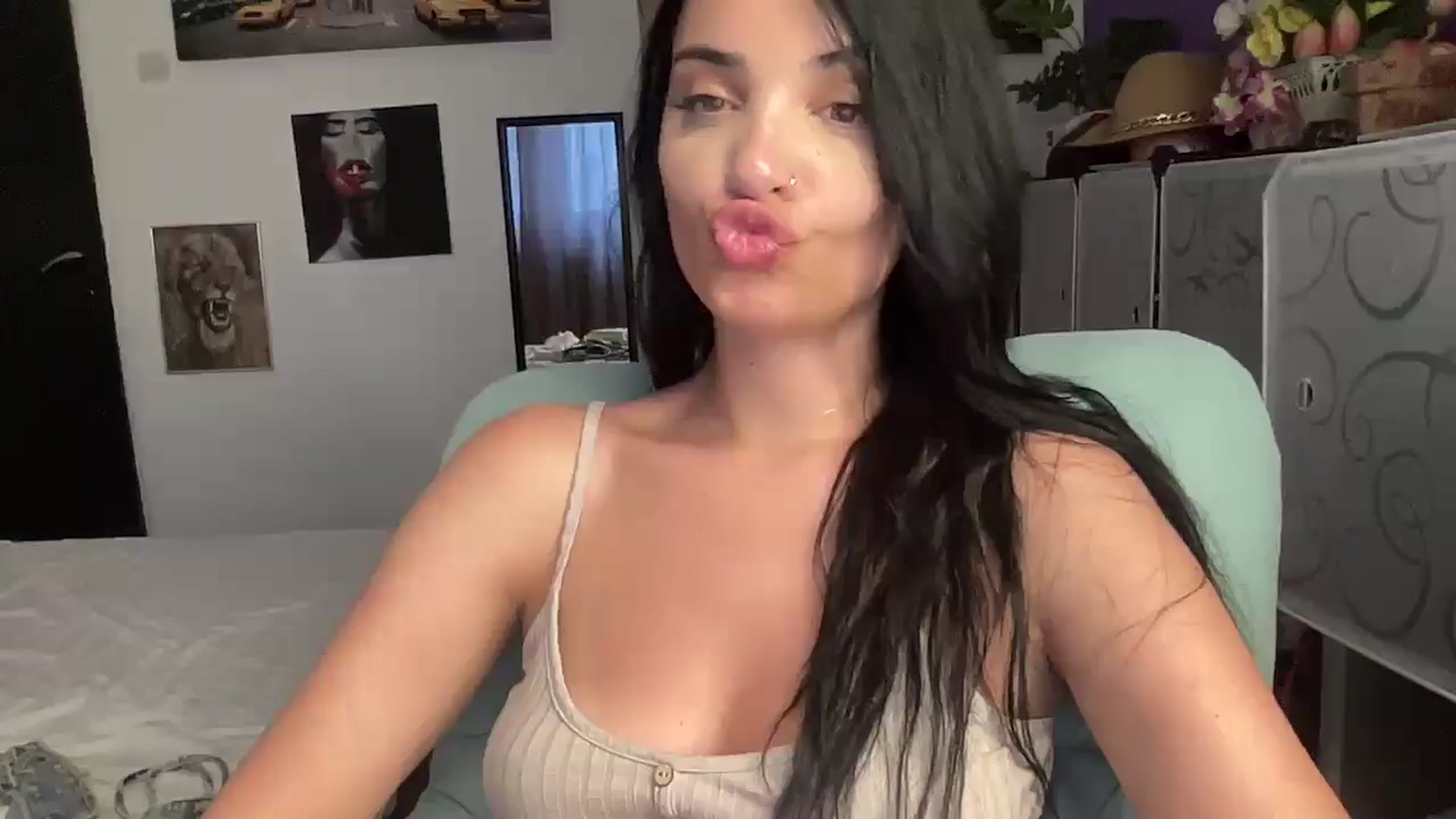 Gallery image thumbnail from loraine_doll's myfreecams stream on, 06/10/2025, 17:35 image 20 of 20