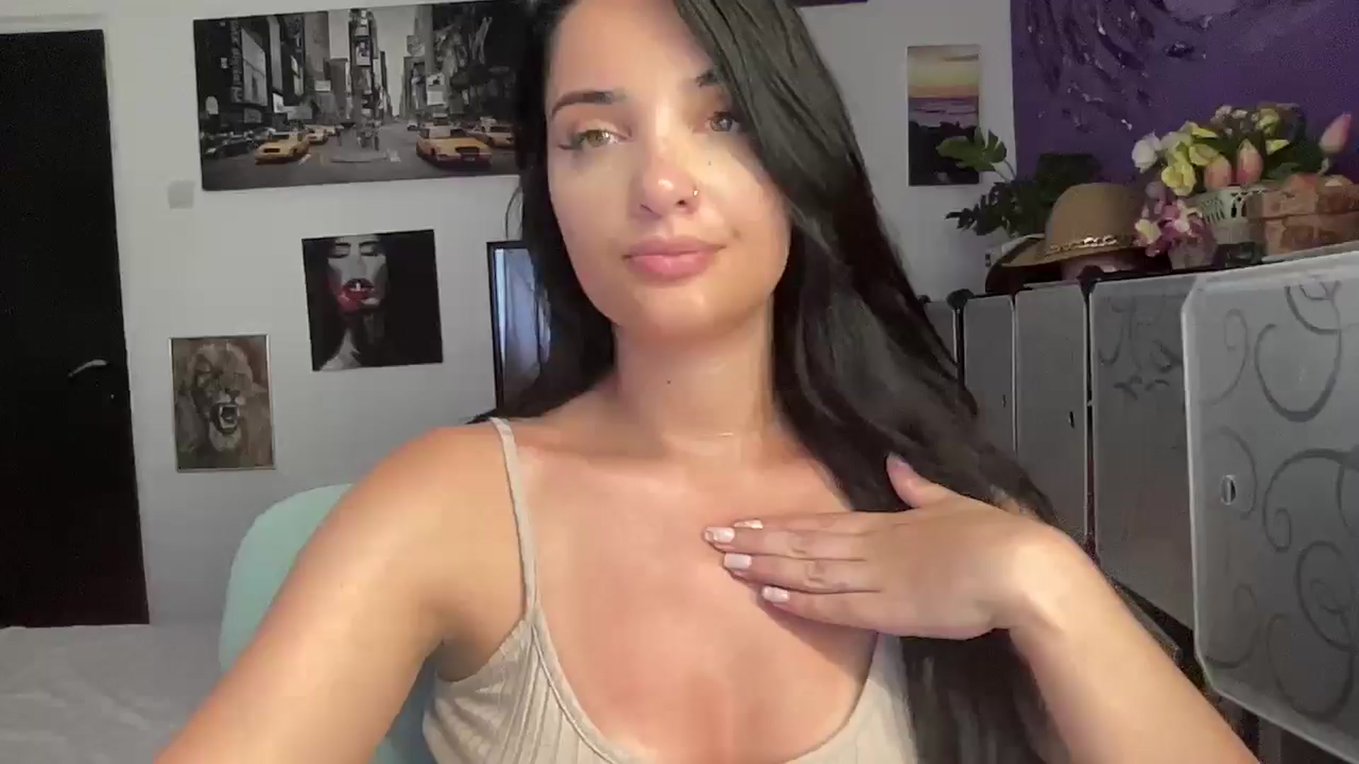Gallery image thumbnail from loraine_doll's myfreecams stream on, 06/10/2025, 17:35 image 2 of 20