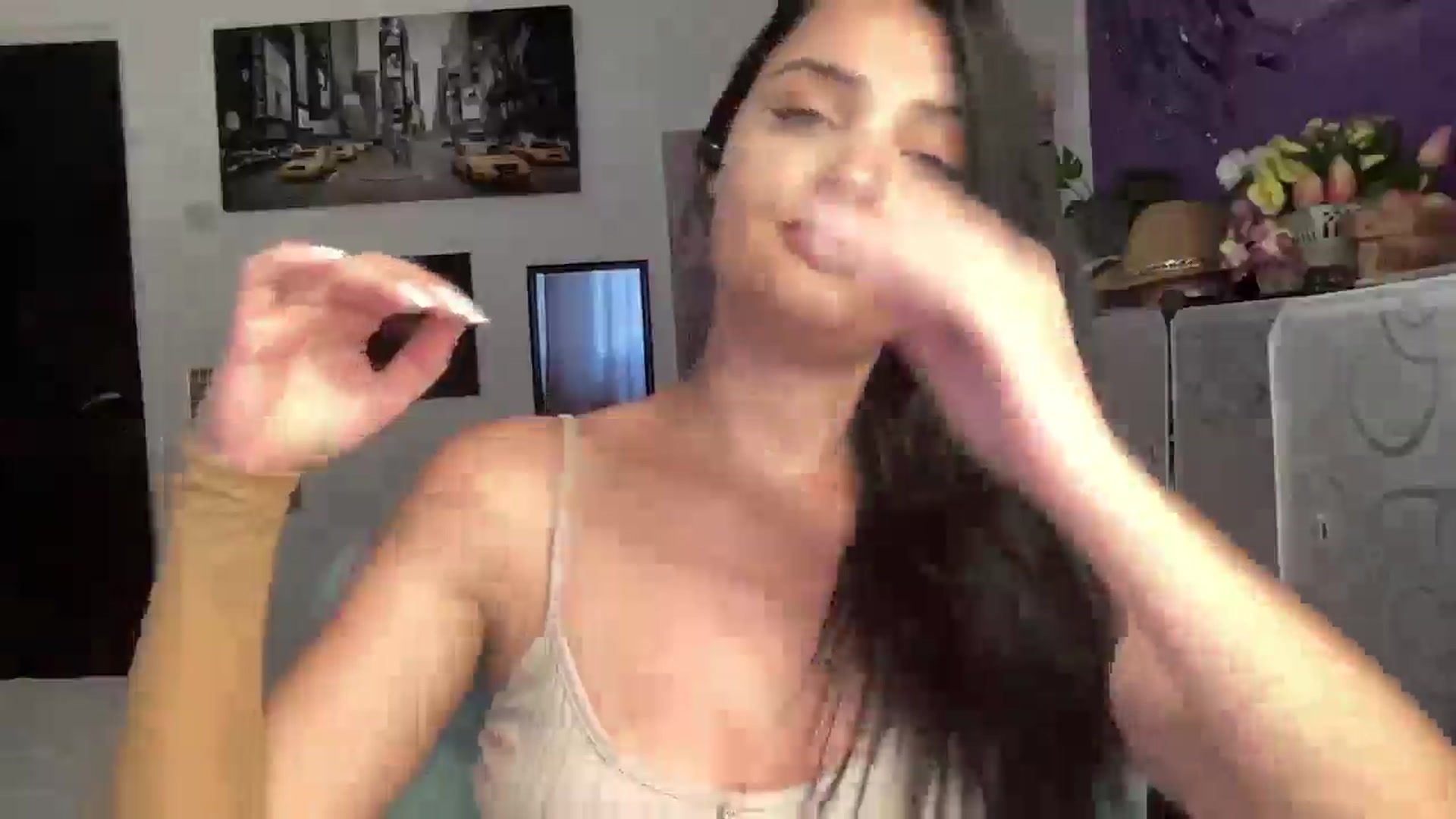 Gallery image thumbnail from loraine_doll's myfreecams stream on, 06/10/2025, 17:35 image 14 of 20