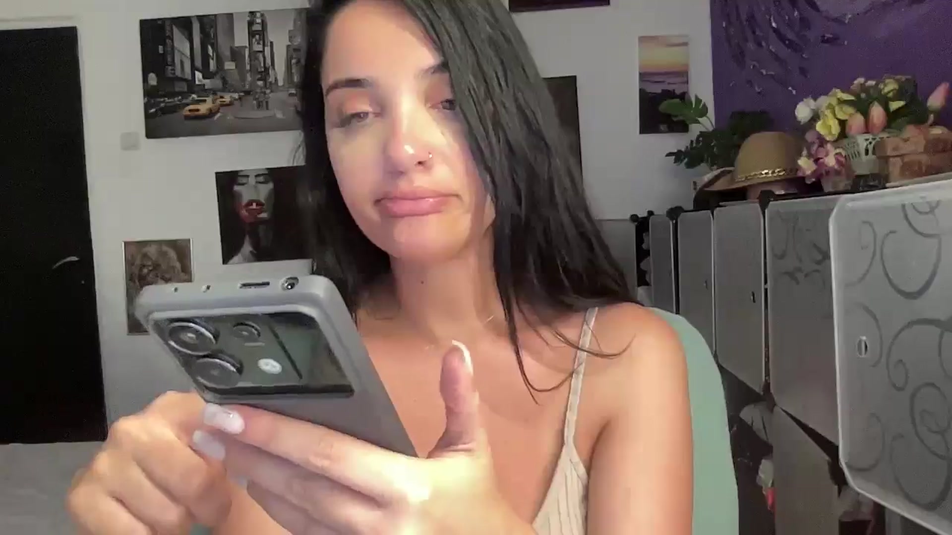 Gallery image thumbnail from loraine_doll's myfreecams stream on, 06/10/2025, 17:35 image 13 of 20