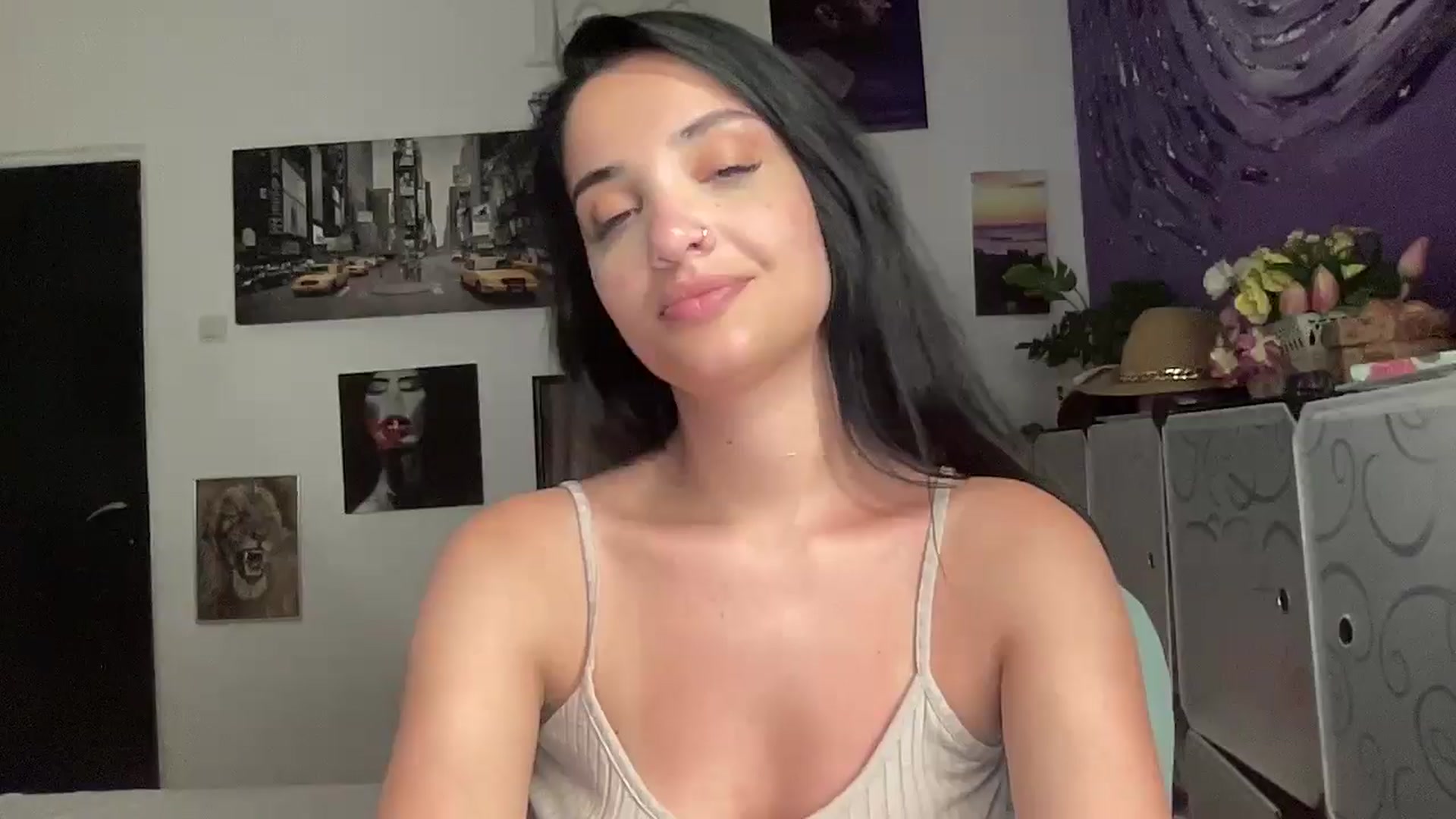 Gallery image thumbnail from loraine_doll's myfreecams stream on, 06/10/2025, 19:21 image 16 of 20