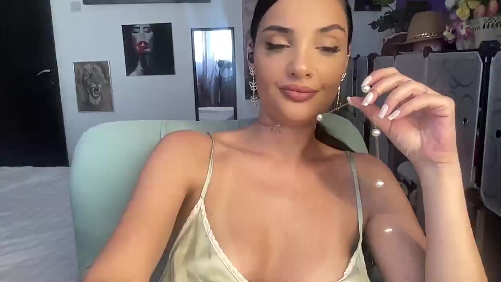 Gallery image thumbnail from loraine_doll's myfreecams stream on, 06/12/2025, 15:29 image 10 of 20