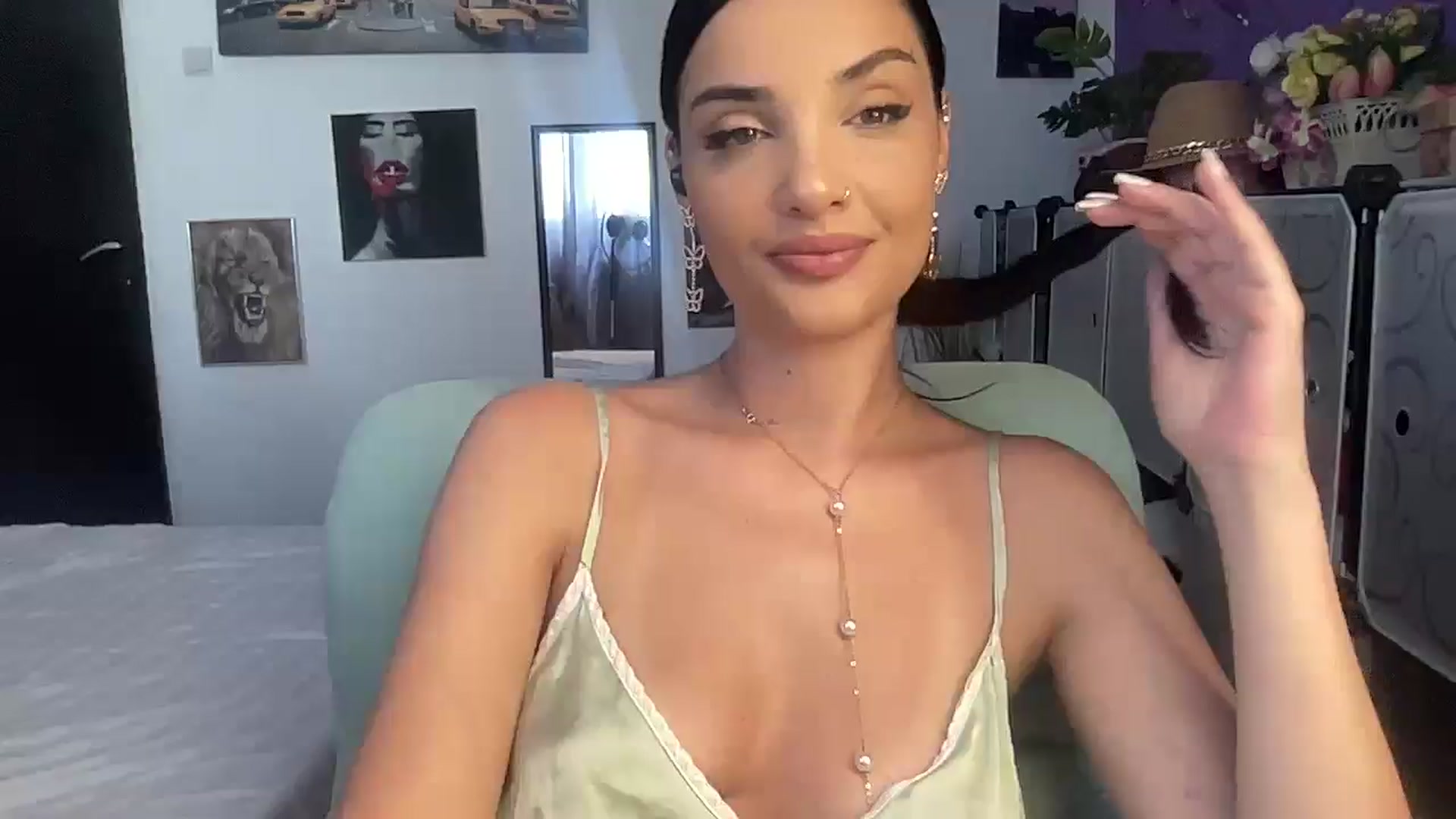 Gallery image thumbnail from loraine_doll's myfreecams stream on, 06/12/2025, 15:29 image 4 of 20