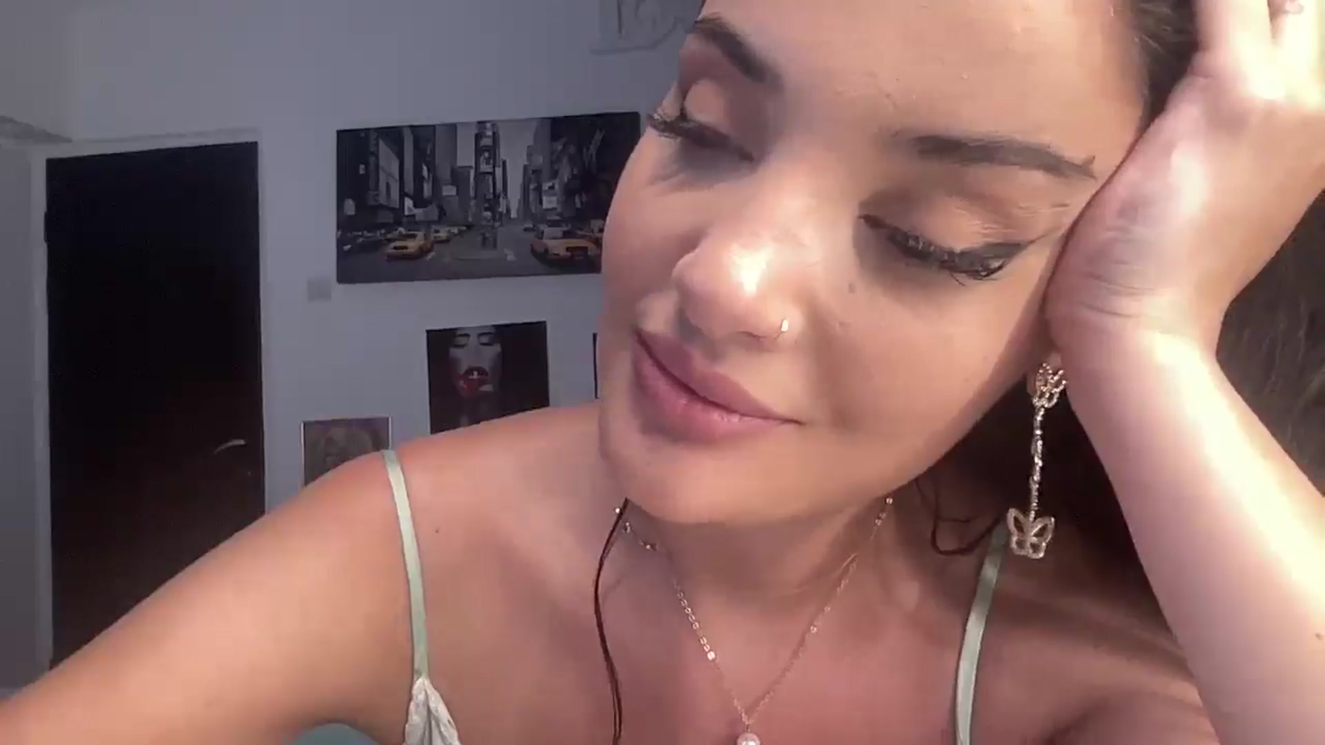 Gallery image thumbnail from loraine_doll's myfreecams stream on, 06/12/2025, 17:39 image 6 of 20