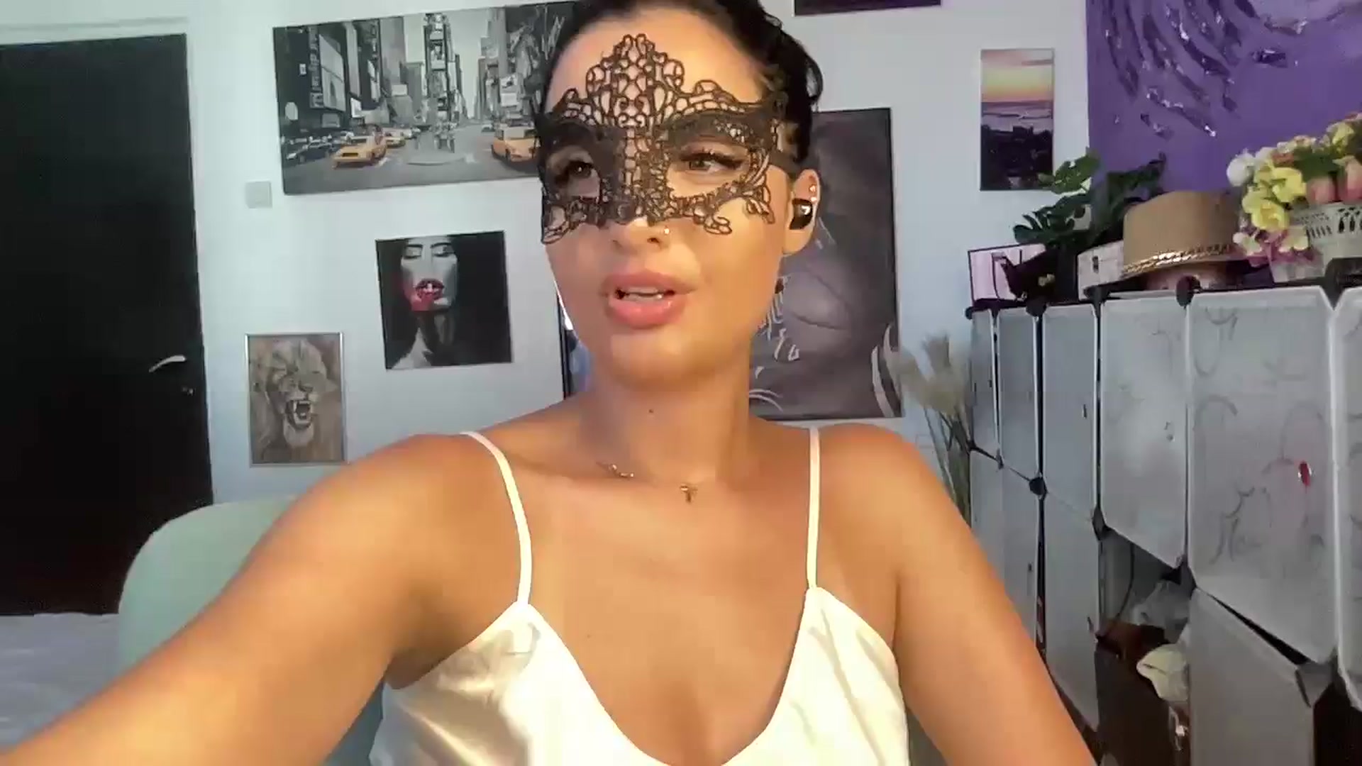Gallery image thumbnail from loraine_doll's myfreecams stream on, 06/24/2025, 17:20 image 1 of 20