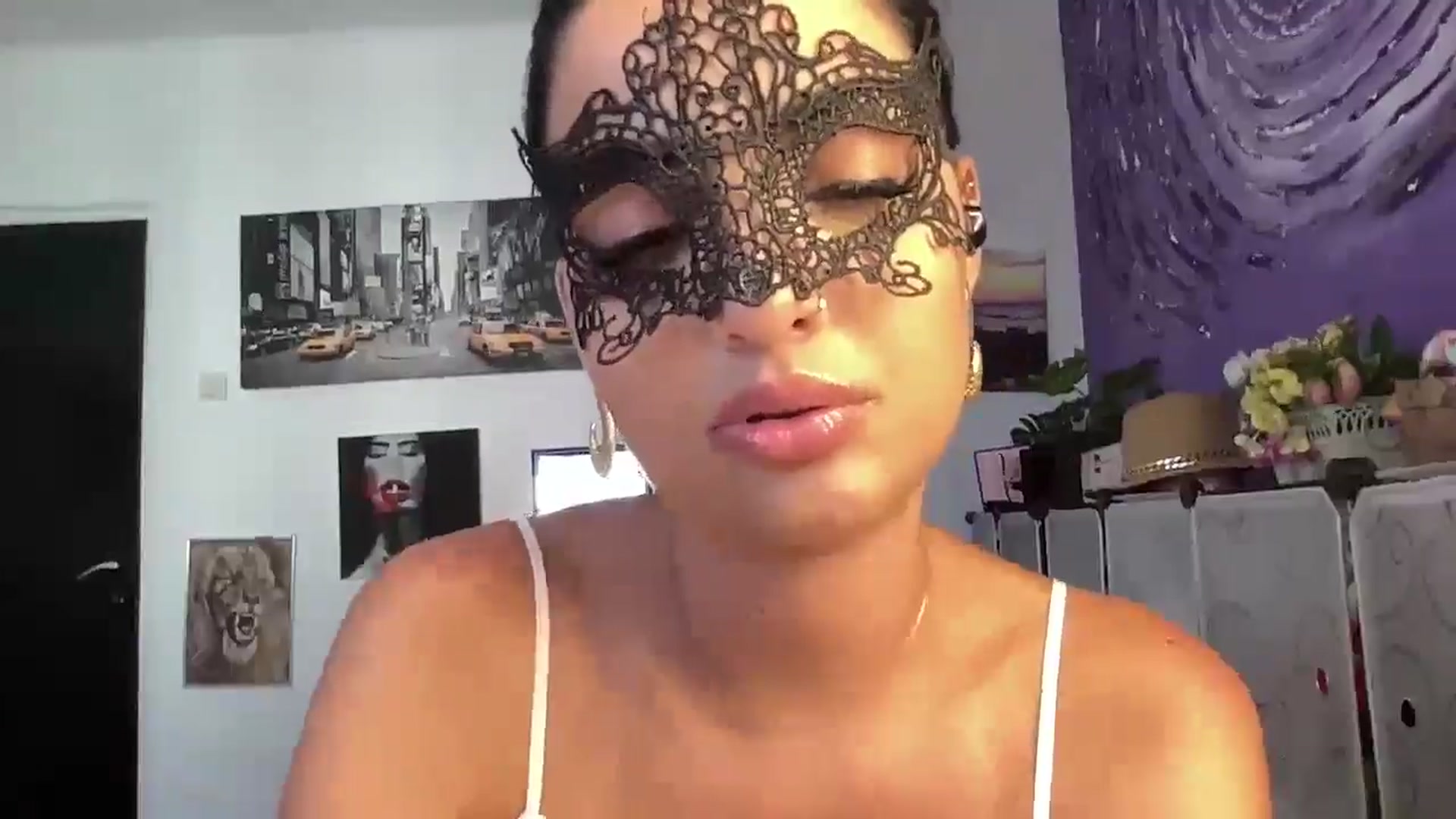 Gallery image thumbnail from loraine_doll's myfreecams stream on, 06/24/2025, 17:20 image 4 of 20