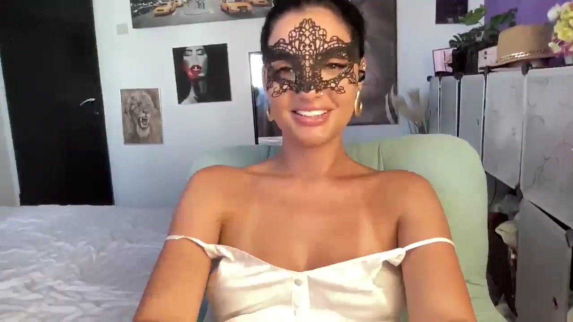Gallery image thumbnail from loraine_doll's myfreecams stream on, 06/24/2025, 17:20 image 12 of 20
