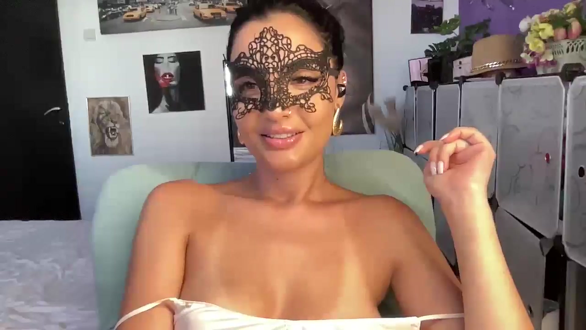 Gallery image thumbnail from loraine_doll's myfreecams stream on, 06/24/2025, 17:20 image 14 of 20