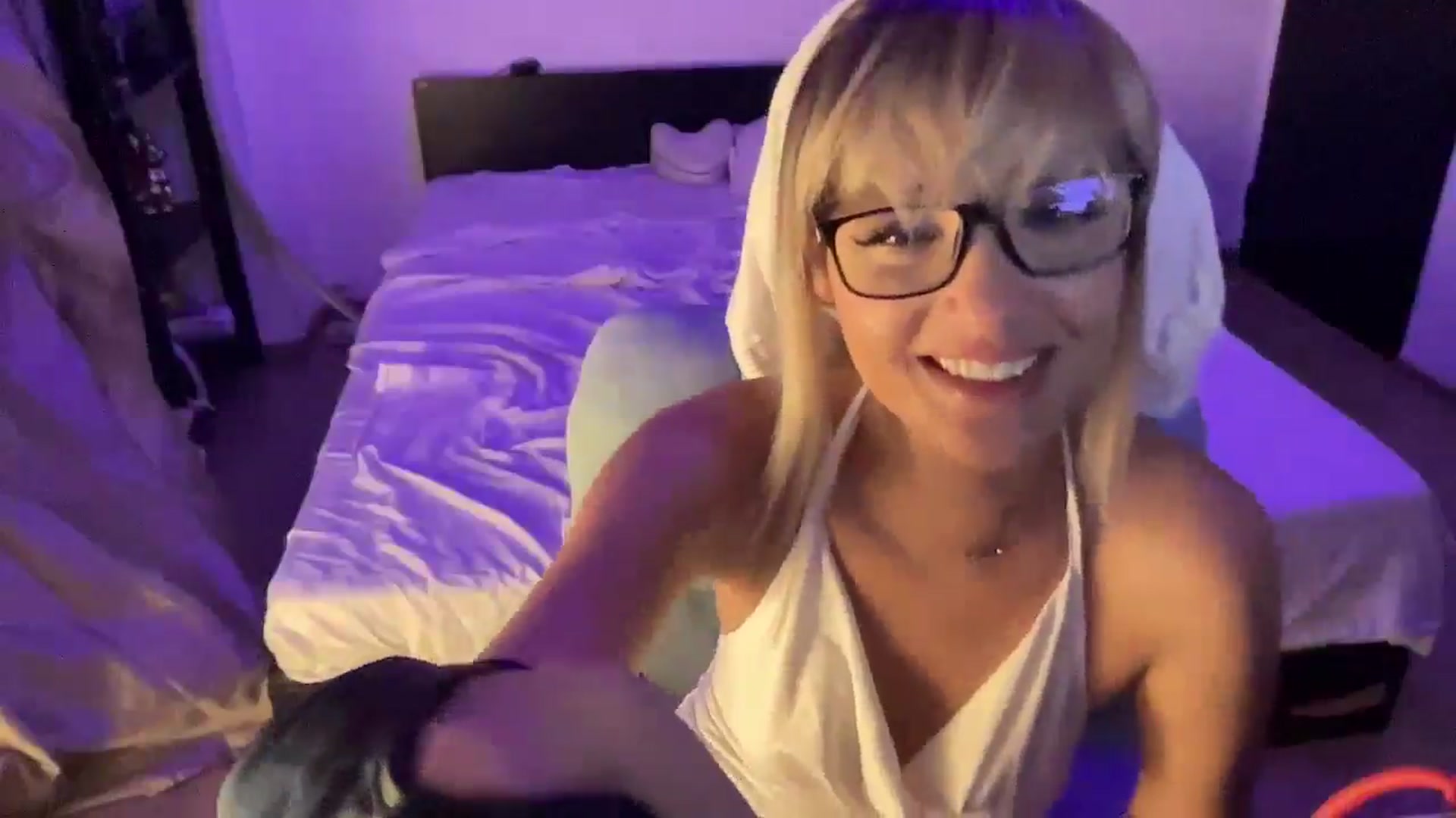 Gallery image thumbnail from loraine_doll's myfreecams stream on, 09/08/2025, 23:00 image 18 of 20