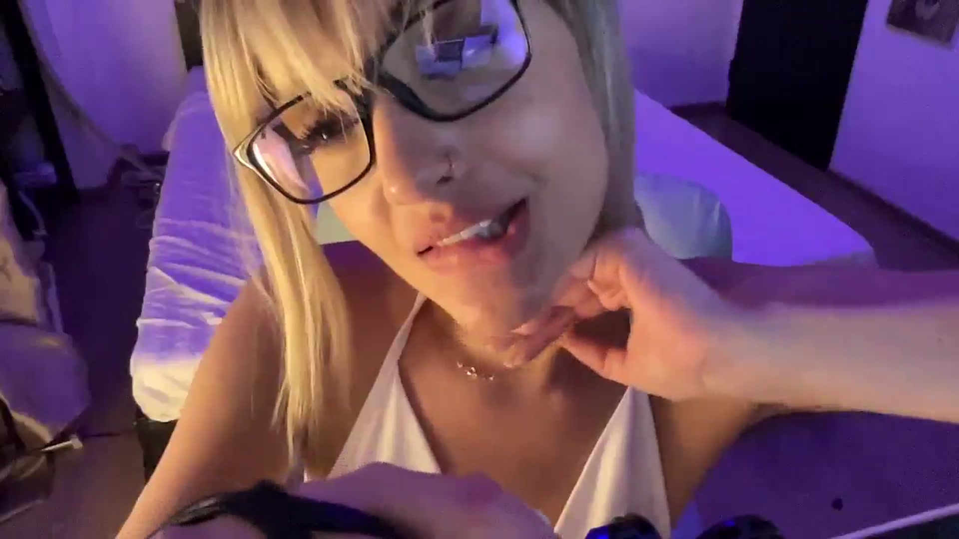Gallery image thumbnail from loraine_doll's myfreecams stream on, 09/08/2025, 23:00 image 2 of 20