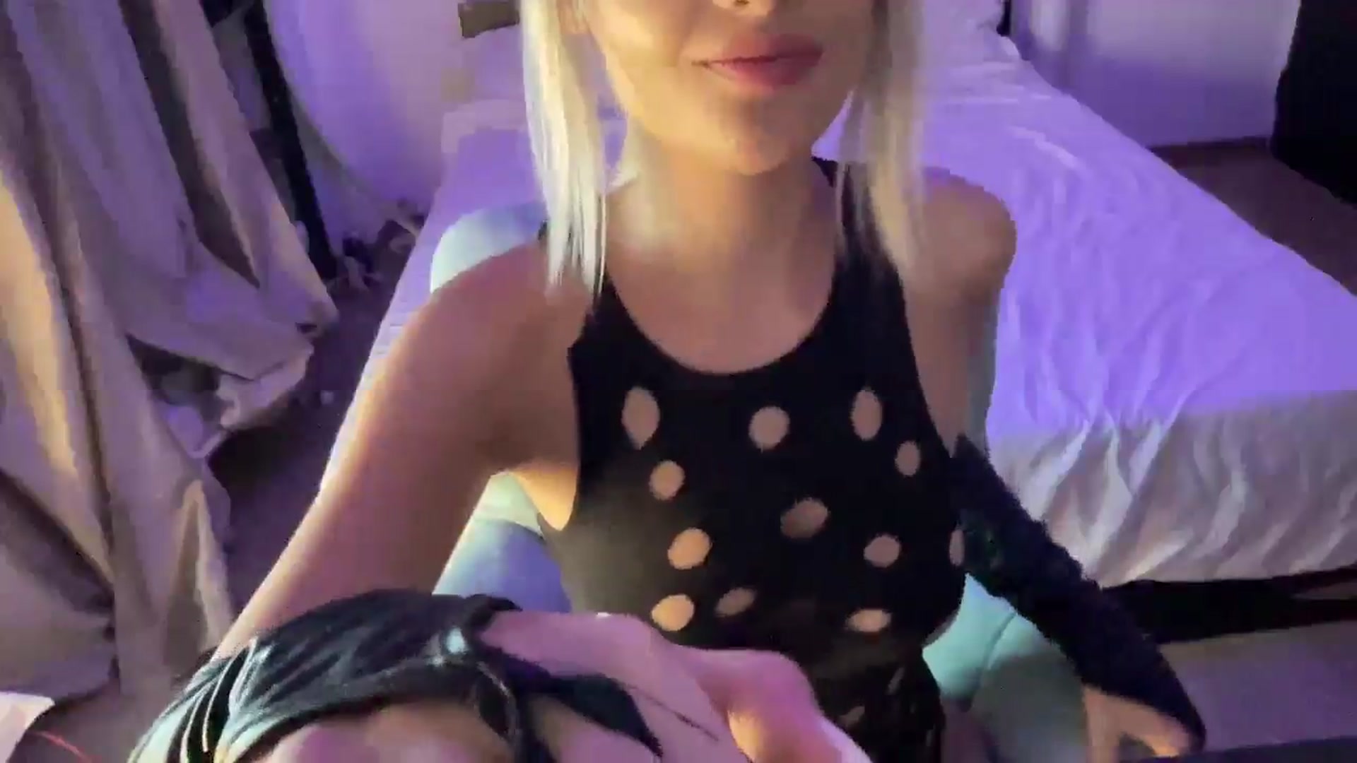 Gallery image thumbnail from loraine_doll's myfreecams stream on, 09/09/2025, 17:13 image 17 of 20