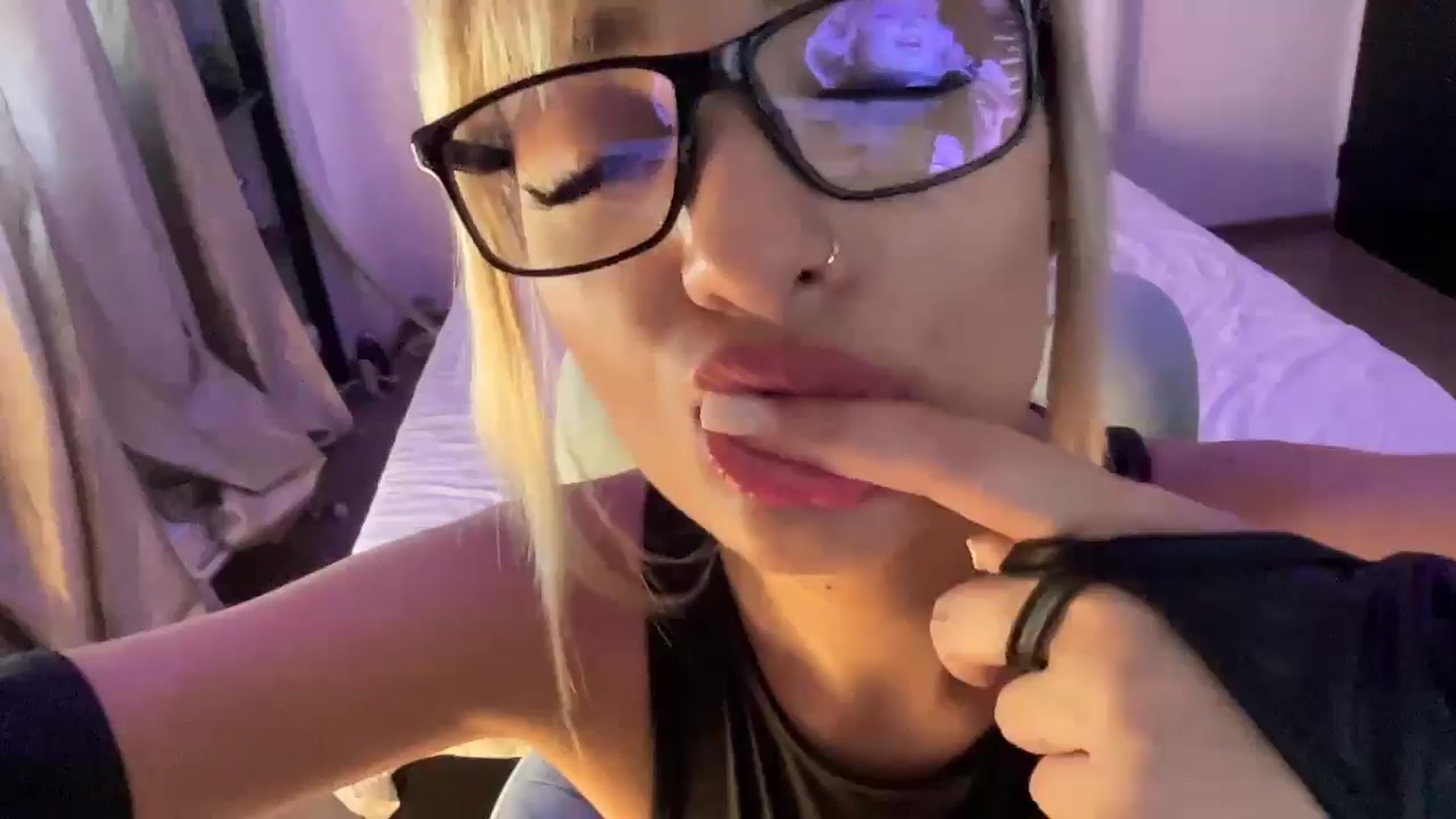 Gallery image thumbnail from loraine_doll's myfreecams stream on, 09/09/2025, 17:13 image 7 of 20