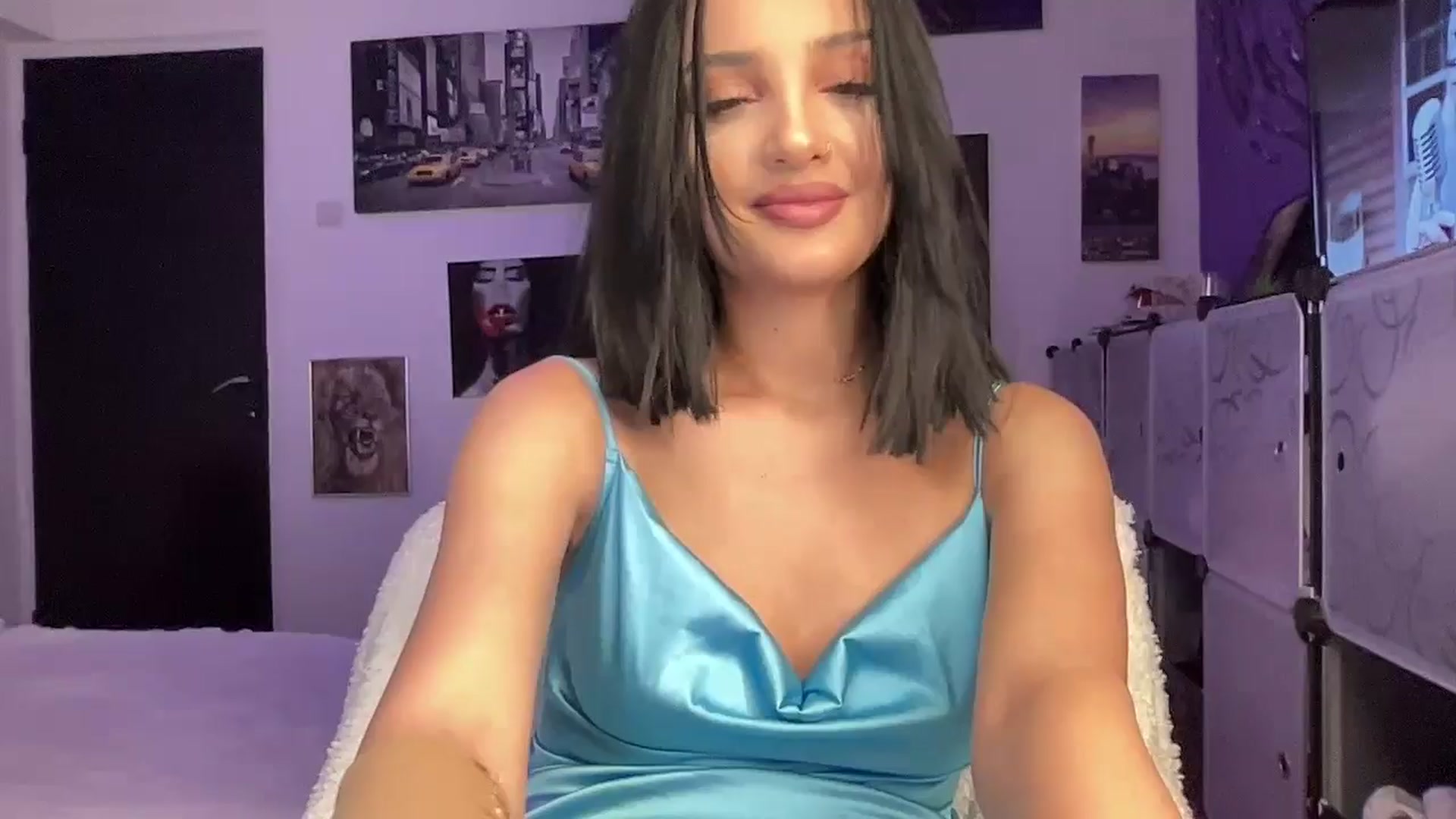Gallery image thumbnail from loraine_doll's myfreecams stream on, 10/03/2025, 18:21 image 1 of 20