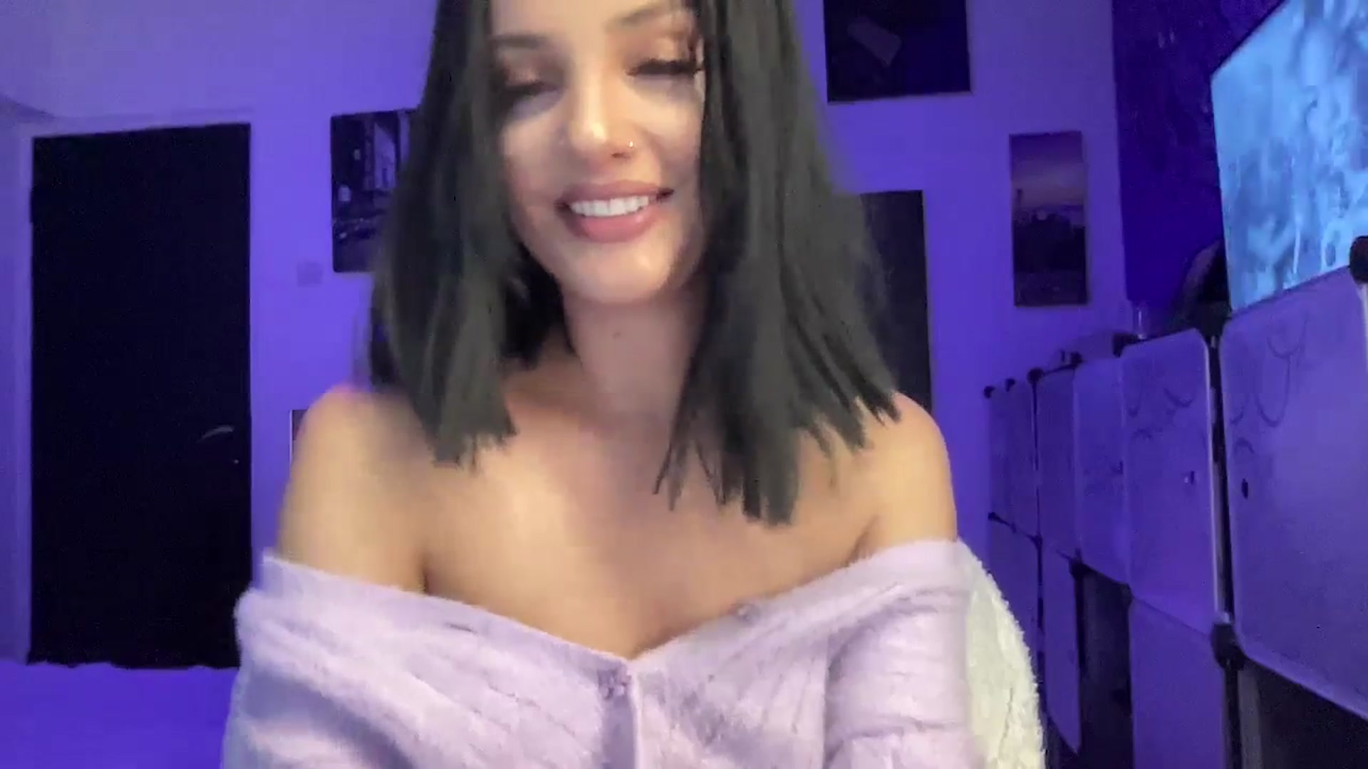 Gallery image thumbnail from loraine_doll's myfreecams stream on, 10/04/2025, 17:41 image 3 of 20