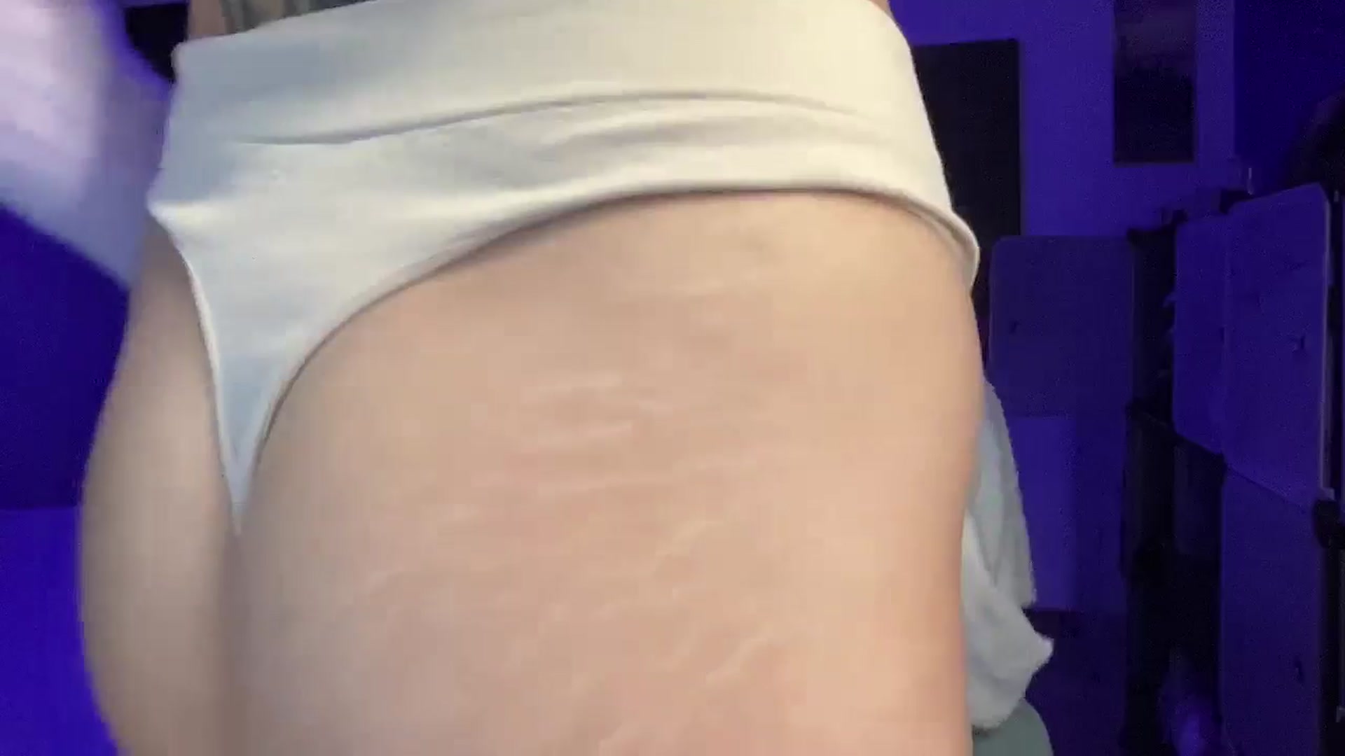 Gallery image thumbnail from loraine_doll's myfreecams stream on, 10/04/2025, 17:41 image 18 of 20