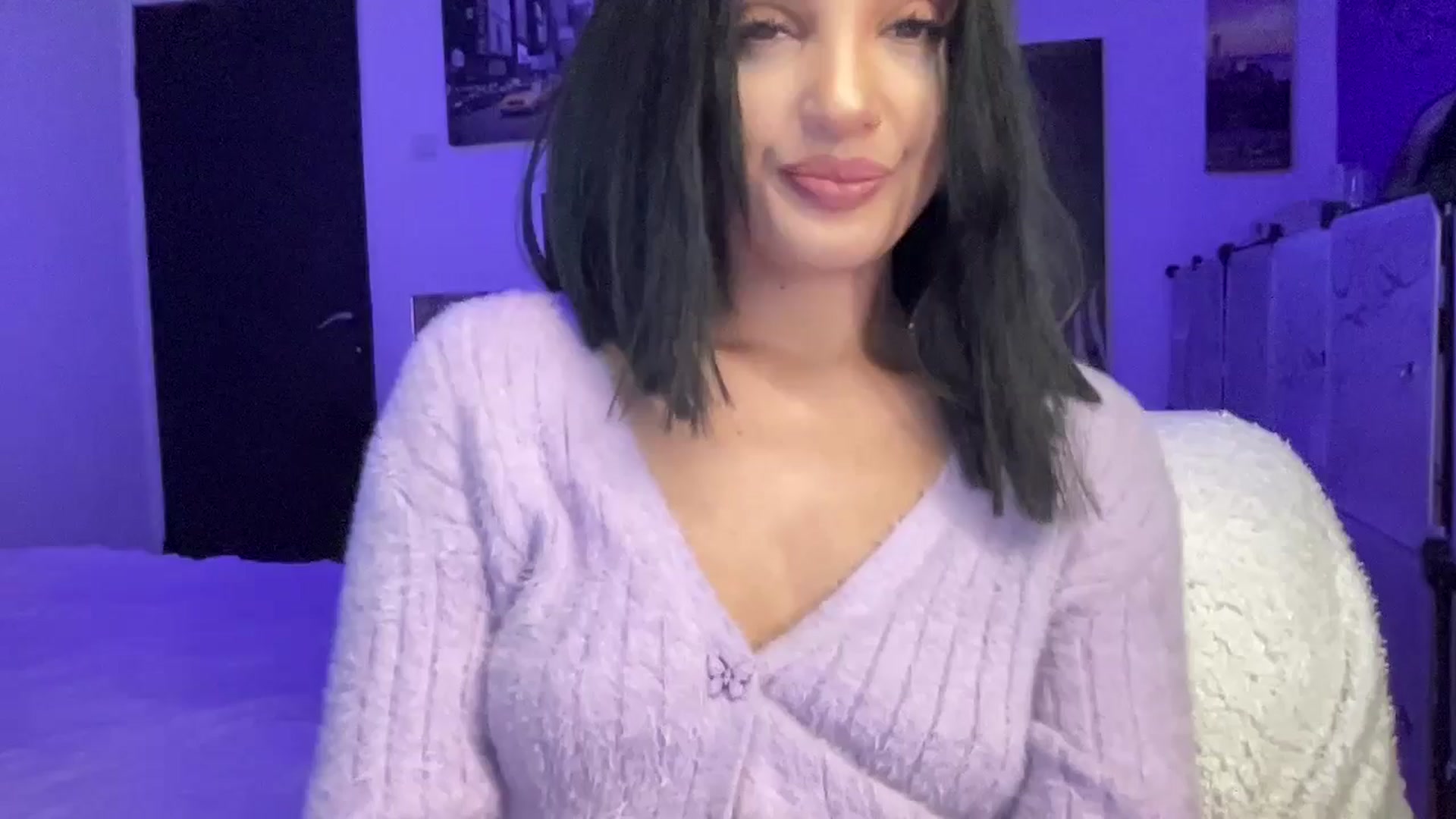 Gallery image thumbnail from loraine_doll's myfreecams stream on, 10/04/2025, 17:41 image 12 of 20
