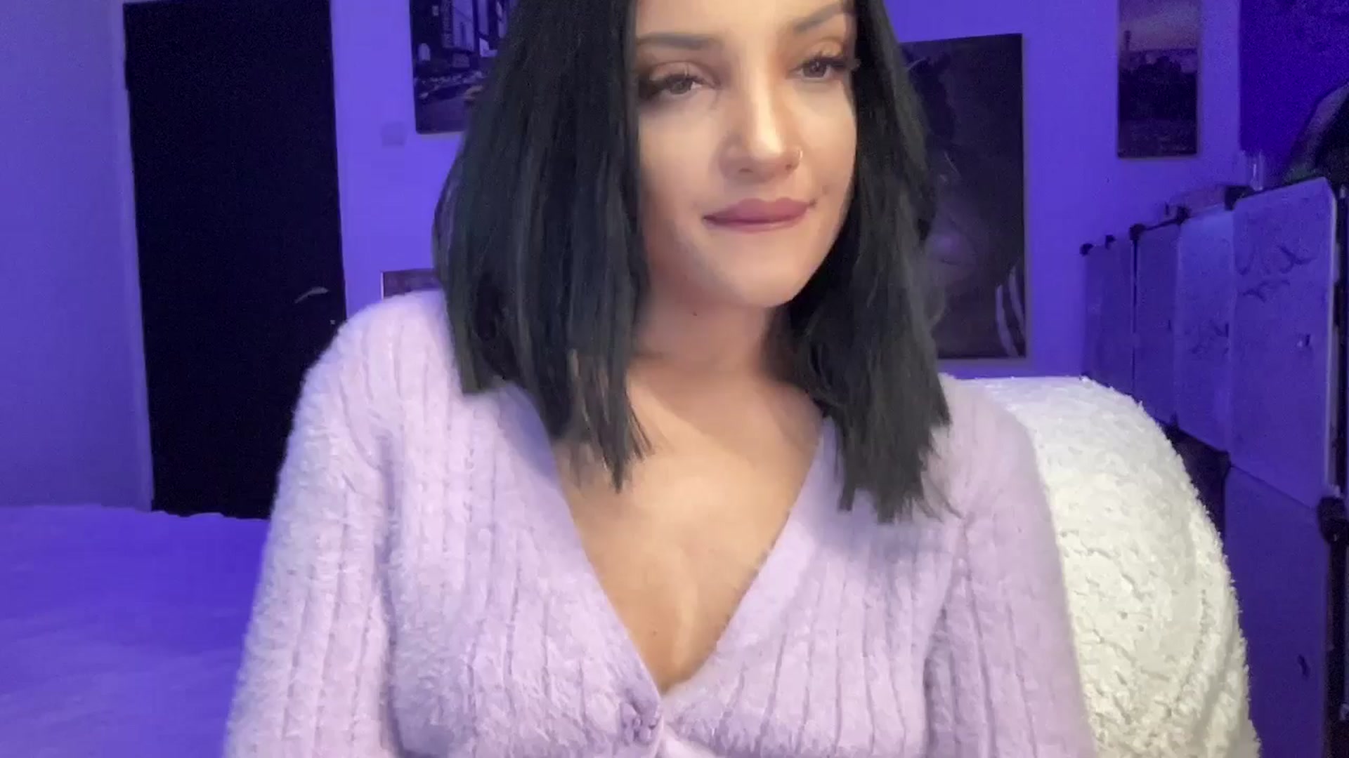 Gallery image thumbnail from loraine_doll's myfreecams stream on, 10/04/2025, 17:41 image 15 of 20