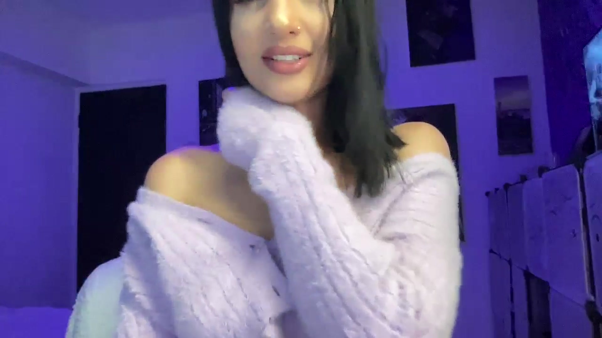 Gallery image thumbnail from loraine_doll's myfreecams stream on, 10/04/2025, 17:41 image 8 of 20