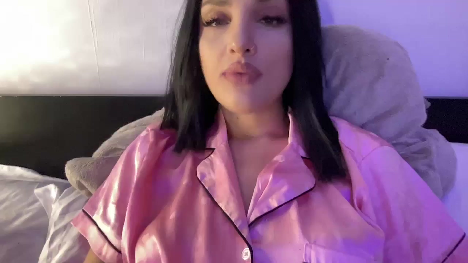 Gallery image thumbnail from loraine_doll's myfreecams stream on, 10/04/2025, 19:03 image 9 of 20