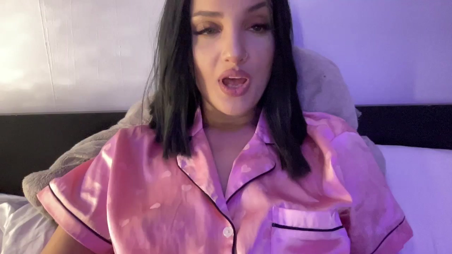 Gallery image thumbnail from loraine_doll's myfreecams stream on, 10/04/2025, 19:03 image 5 of 20