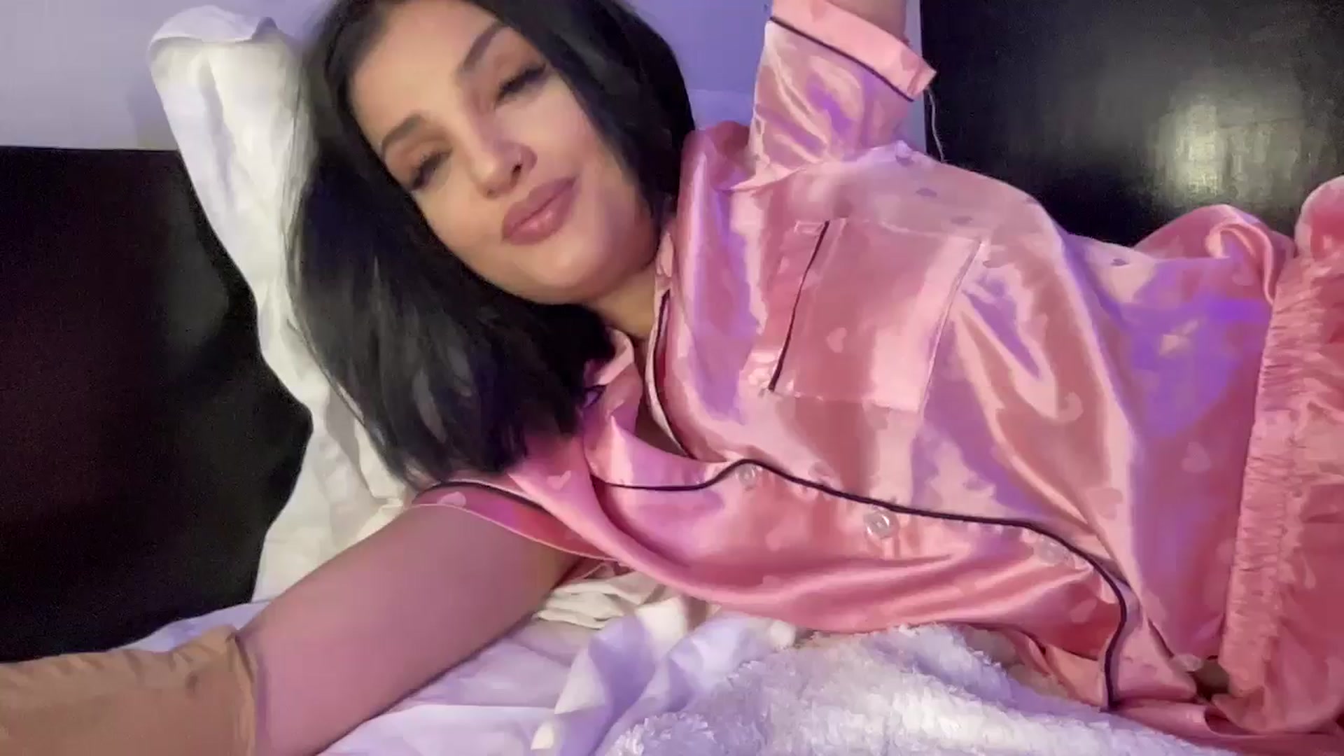 Gallery image thumbnail from loraine_doll's myfreecams stream on, 10/04/2025, 19:03 image 20 of 20