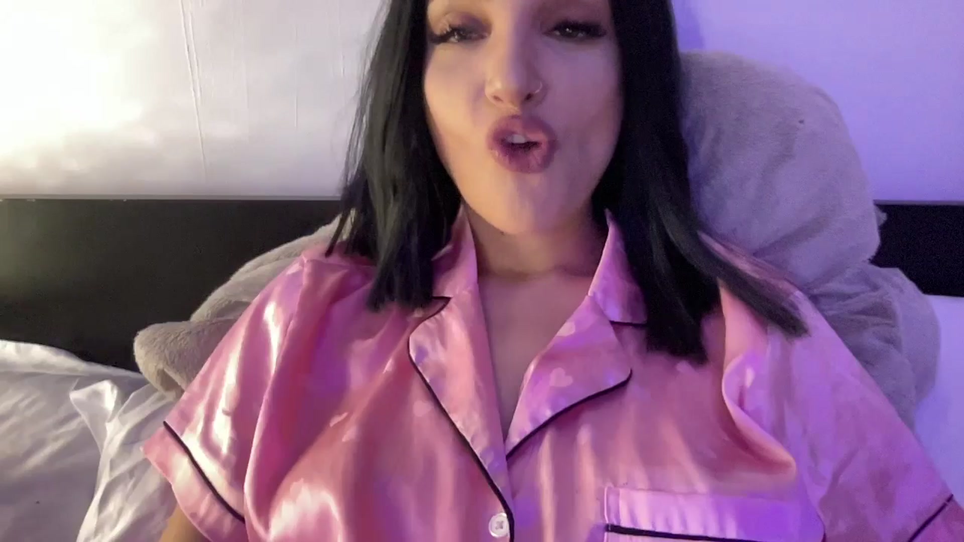 Gallery image thumbnail from loraine_doll's myfreecams stream on, 10/04/2025, 19:03 image 6 of 20