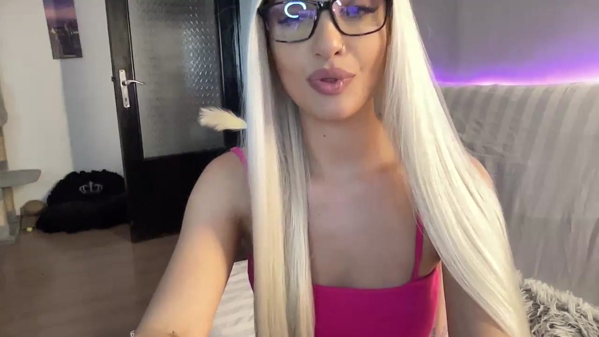 Gallery image thumbnail from loraine_doll's myfreecams stream on, 11/03/2025, 13:40 image 20 of 20