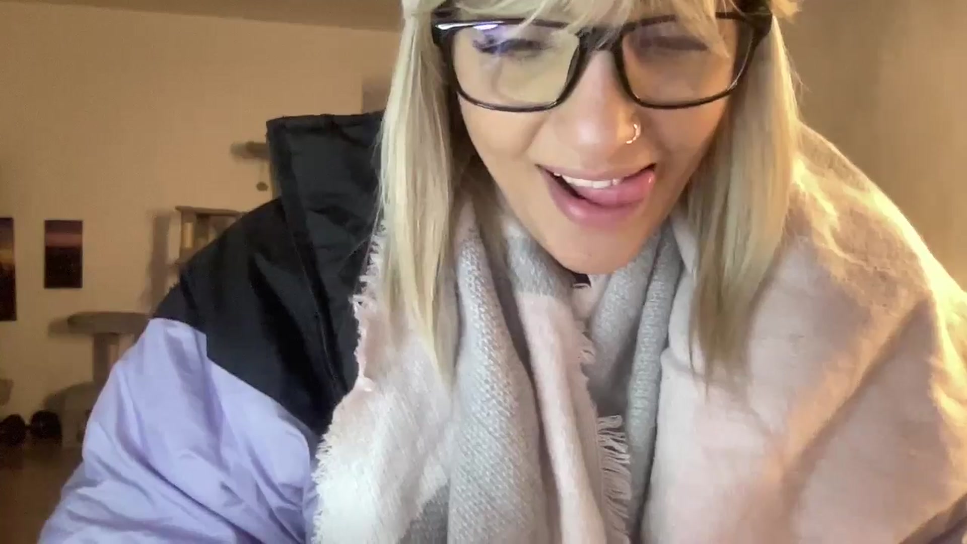 Gallery image thumbnail from loraine_doll's myfreecams stream on, 12/12/2025, 16:22 image 6 of 20