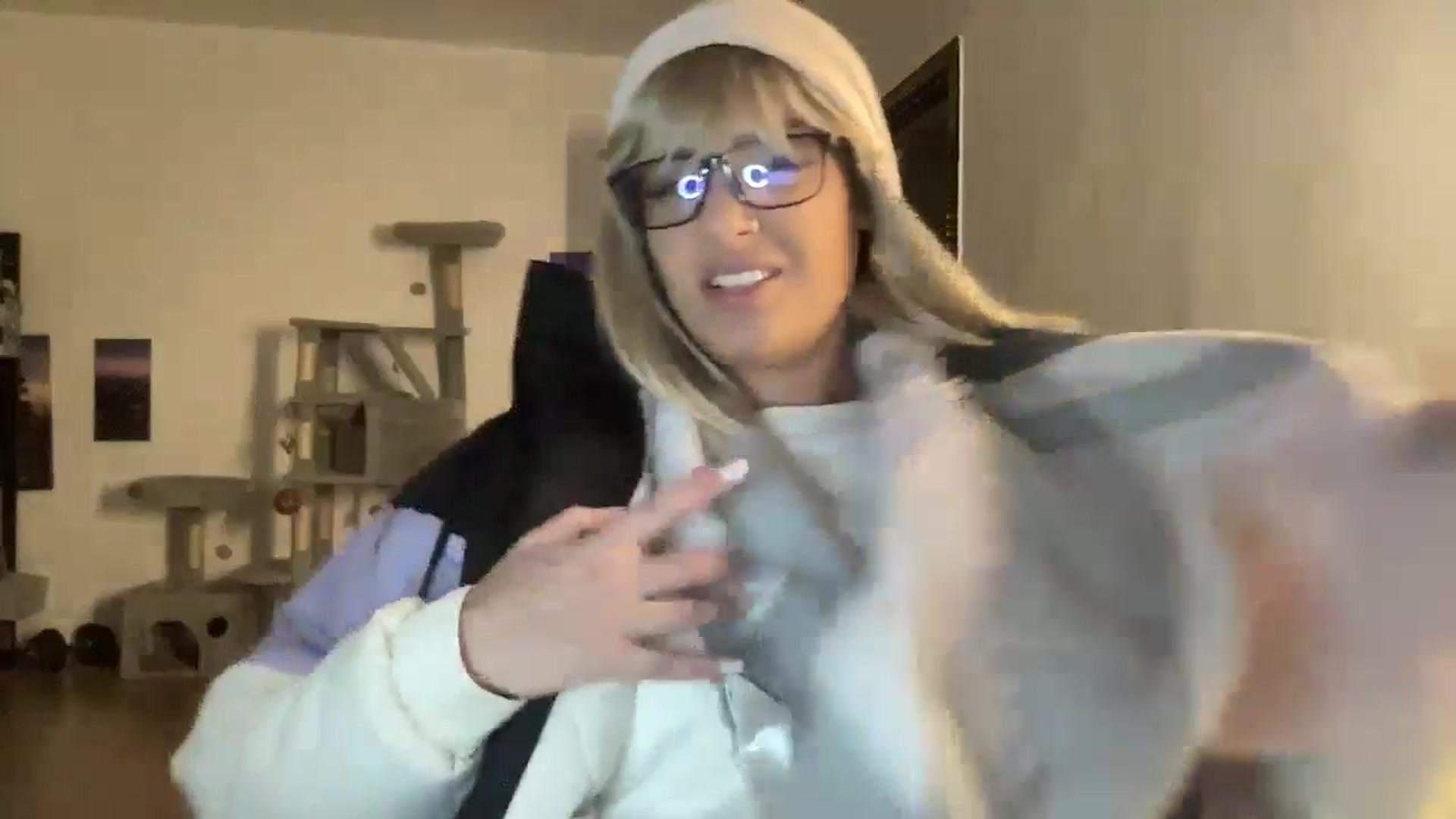 Gallery image thumbnail from loraine_doll's myfreecams stream on, 12/12/2025, 16:22 image 5 of 20