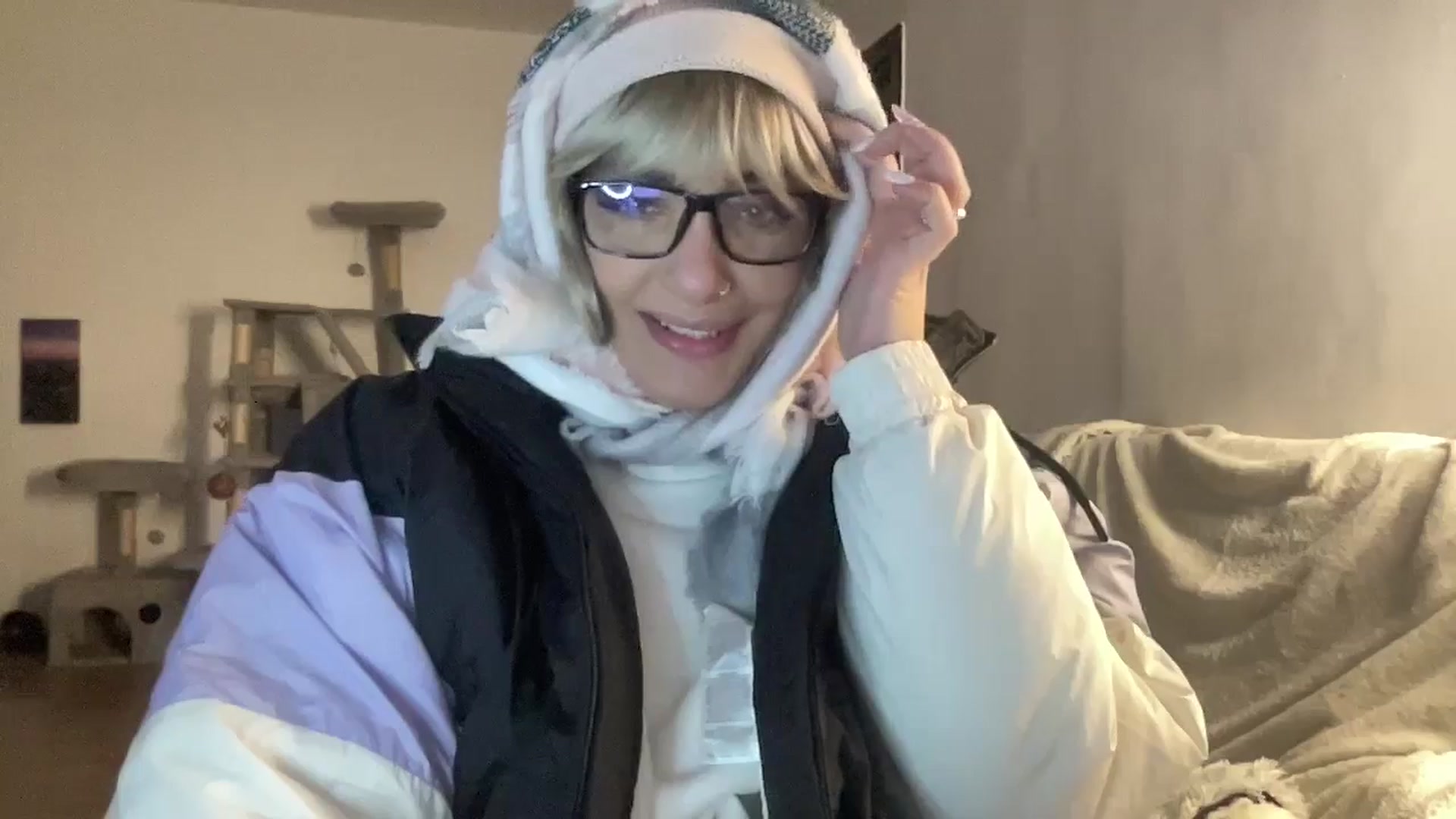 Gallery image thumbnail from loraine_doll's myfreecams stream on, 12/12/2025, 16:22 image 12 of 20