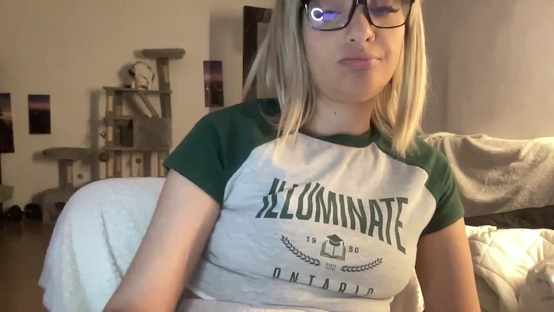 Gallery image thumbnail from loraine_doll's myfreecams stream on, 12/12/2025, 18:26 image 19 of 20