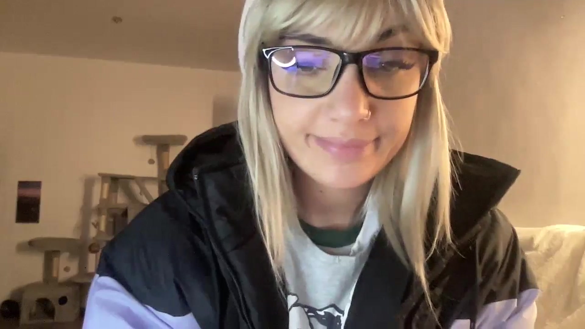 Gallery image thumbnail from loraine_doll's myfreecams stream on, 12/12/2025, 18:26 image 7 of 20