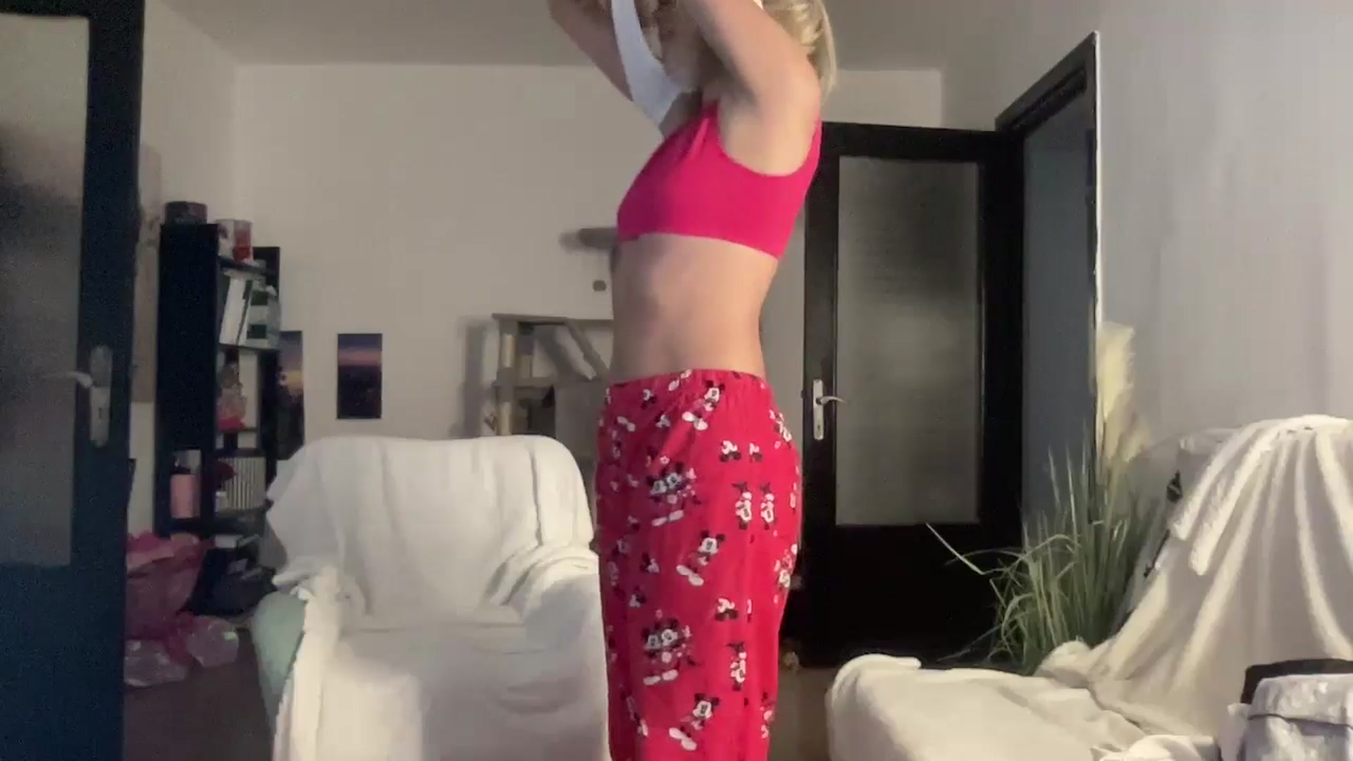Gallery image thumbnail from loraine_doll's myfreecams stream on, 12/12/2025, 20:14 image 8 of 20