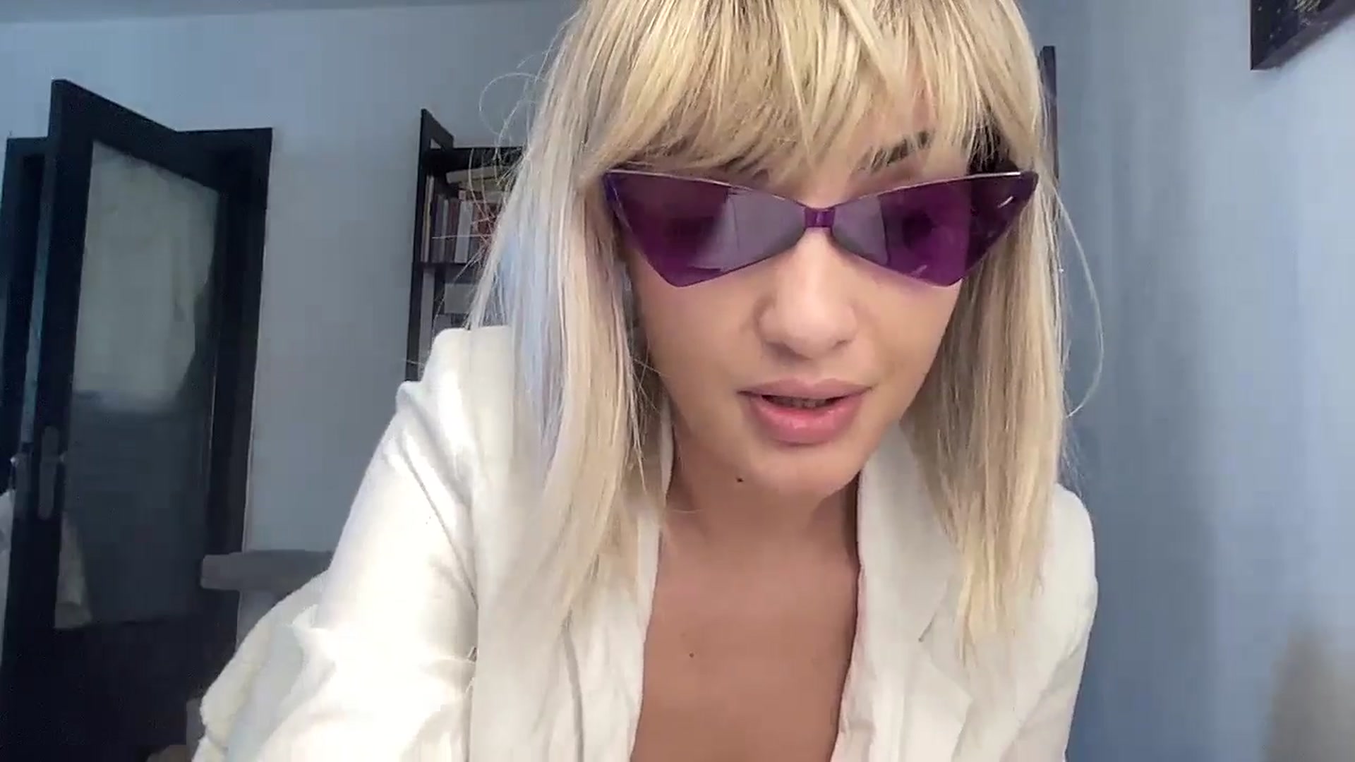 Gallery image thumbnail from loraine_doll's myfreecams stream on, 04/19/2026, 12:21 image 15 of 20