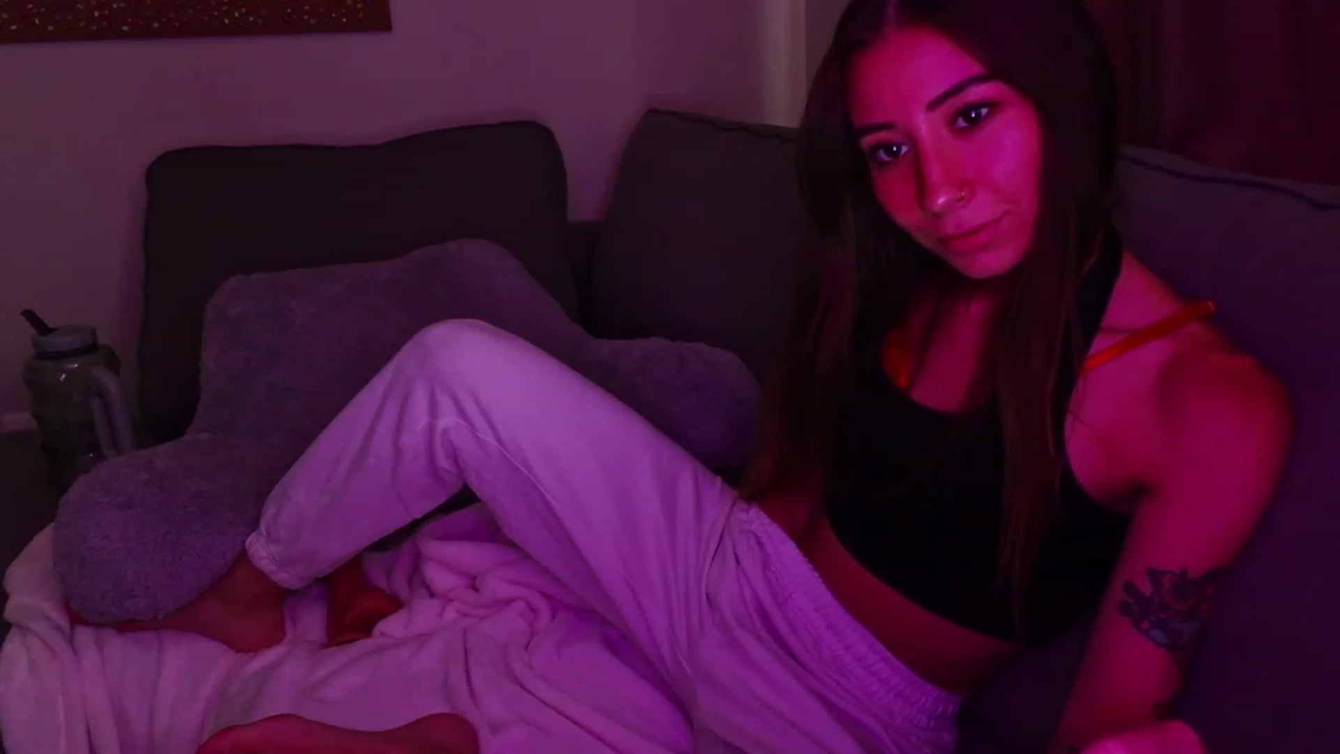 Gallery image thumbnail from lory_babygirl's myfreecams stream on, 07/13/2023, 18:08 image 10 of 20
