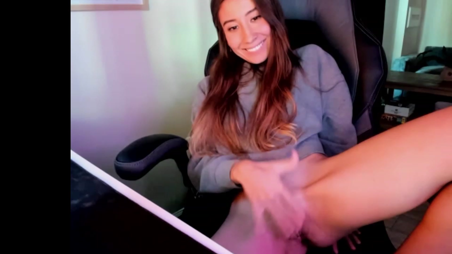Gallery image thumbnail from lory_babygirl's myfreecams stream on, 08/30/2023, 16:05 image 18 of 20