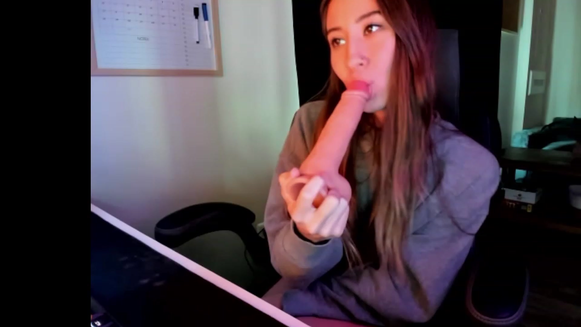 Gallery image thumbnail from lory_babygirl's myfreecams stream on, 08/30/2023, 16:05 image 12 of 20