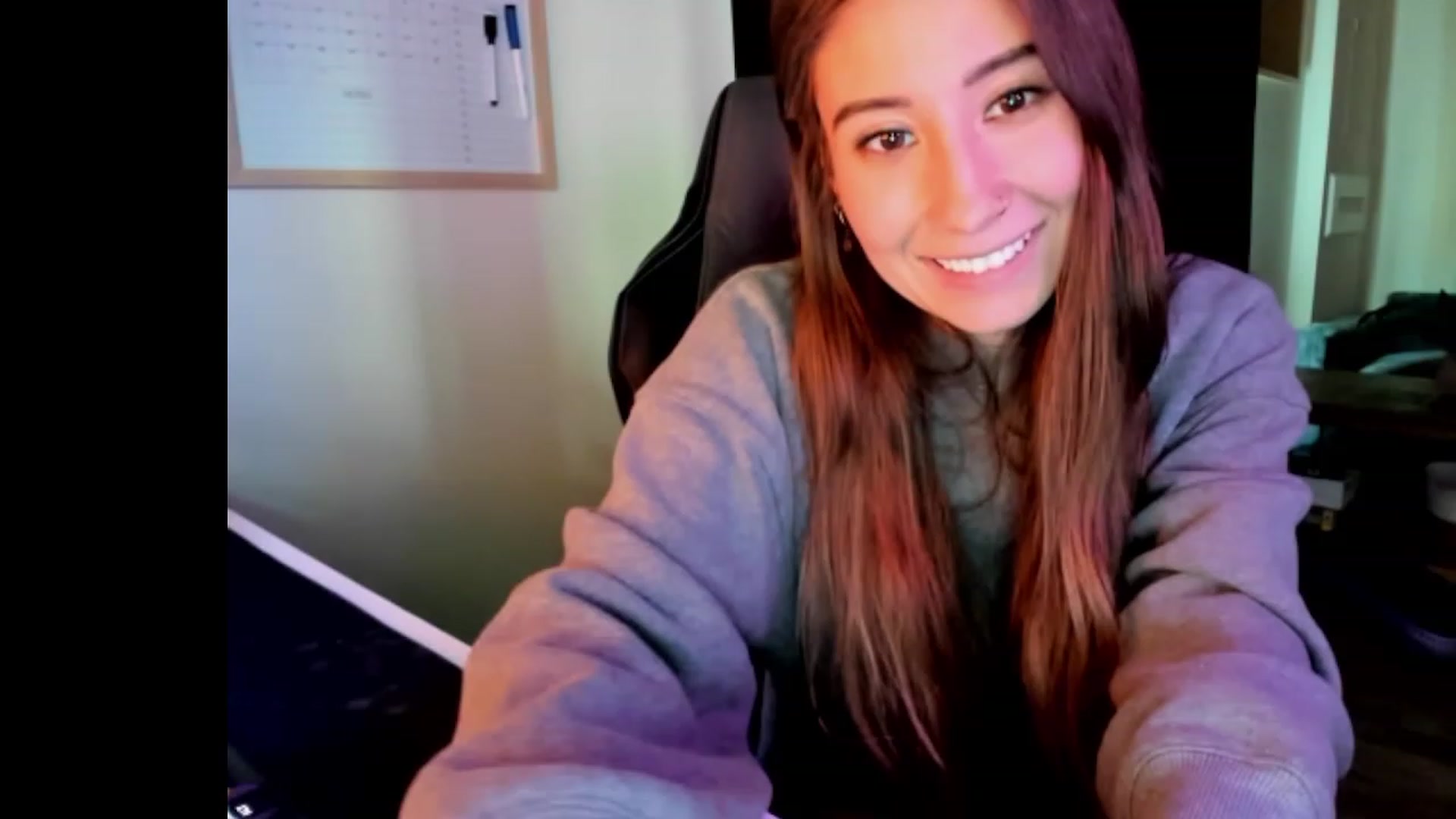 Gallery image thumbnail from lory_babygirl's myfreecams stream on, 08/30/2023, 16:05 image 15 of 20