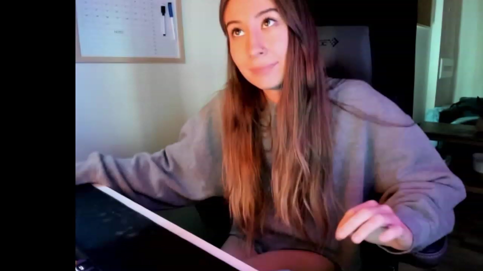 Gallery image thumbnail from lory_babygirl's myfreecams stream on, 08/30/2023, 16:05 image 7 of 20