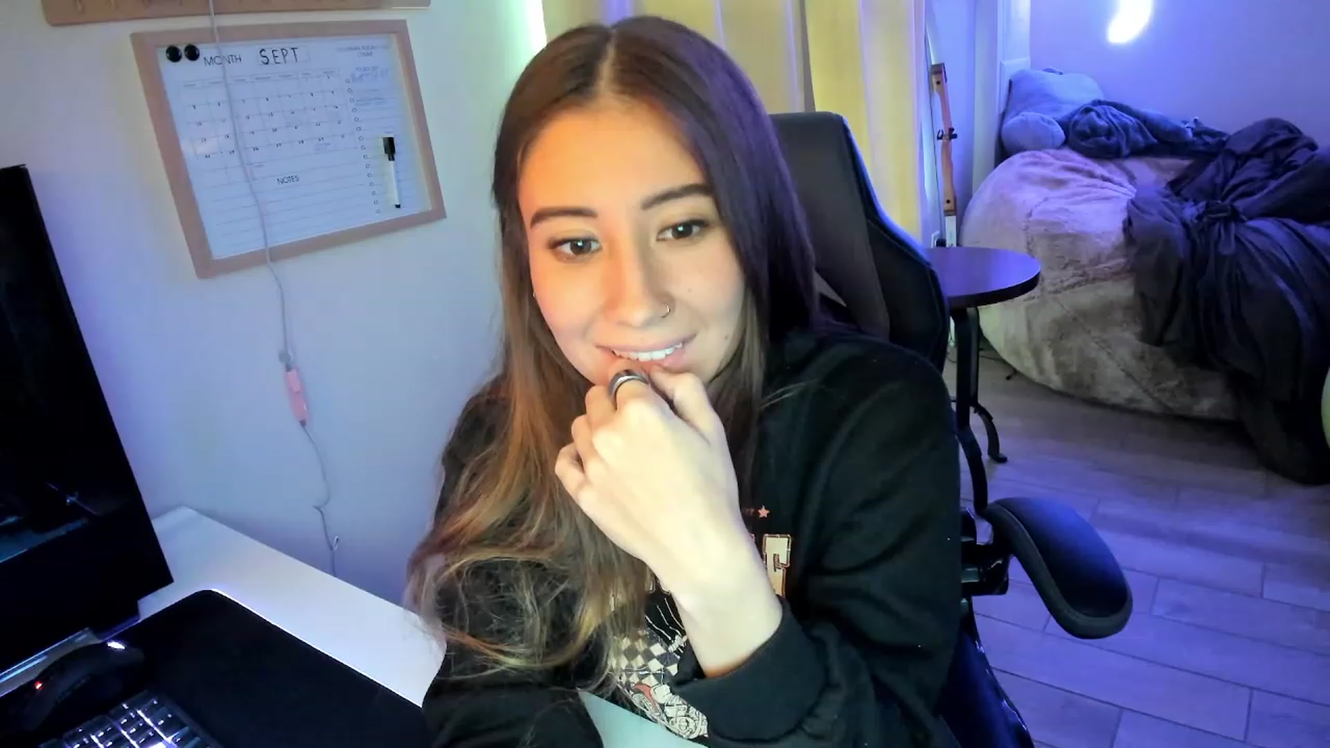 Gallery image thumbnail from lory_babygirl's myfreecams stream on, 09/12/2023, 17:00 image 18 of 20